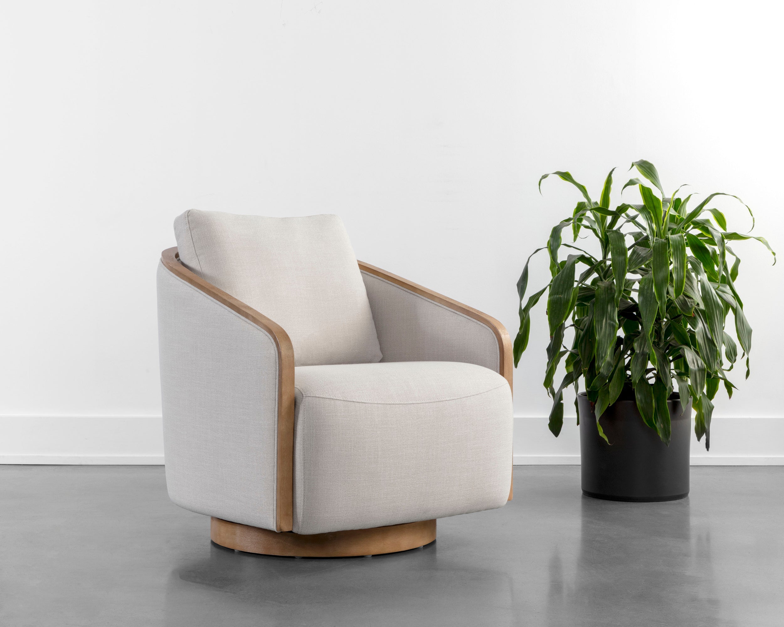 Tasia Swivel Lounge Chair - Effie Linen