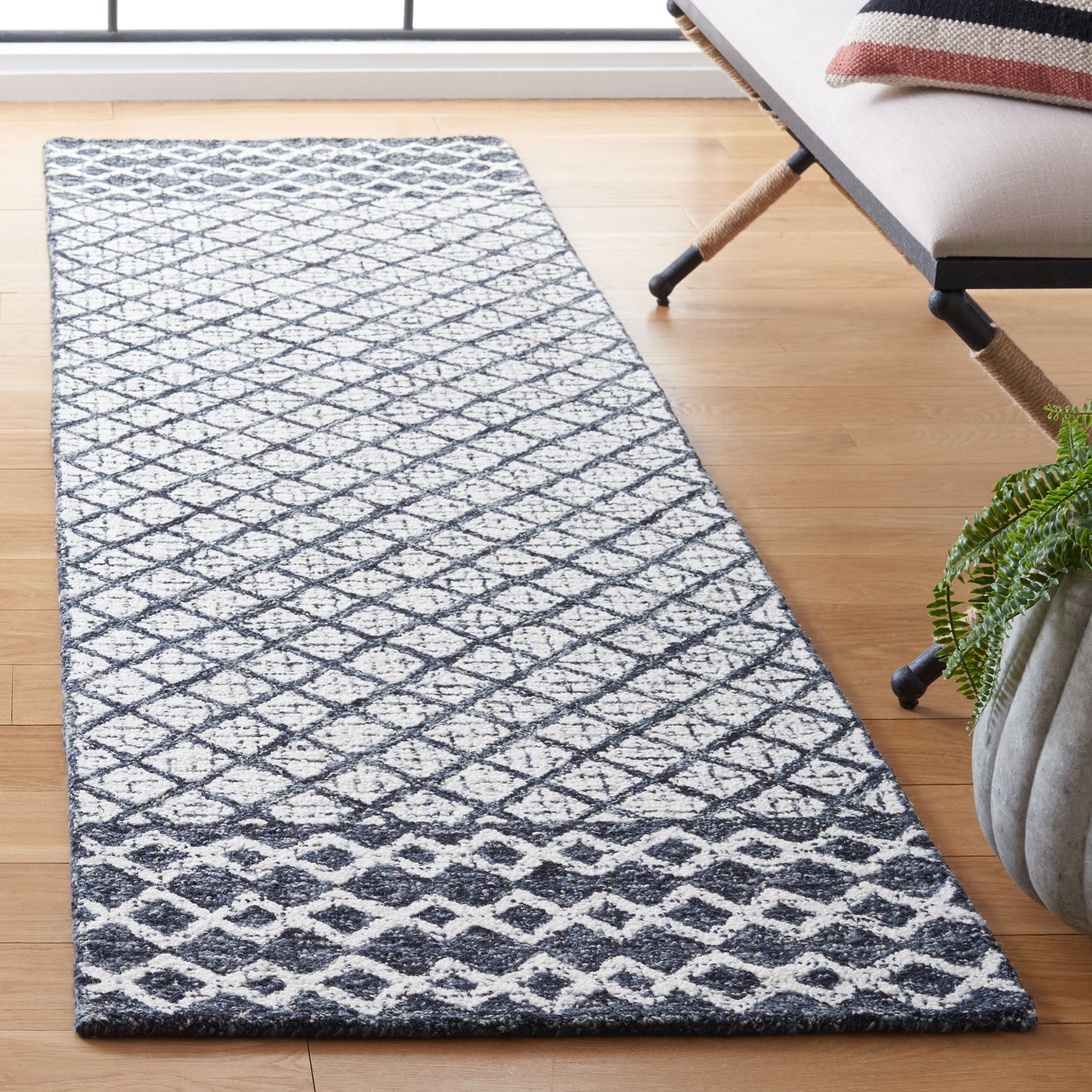 Safavieh Abstract 203 Rug, ABT203 - Ivory / Navy