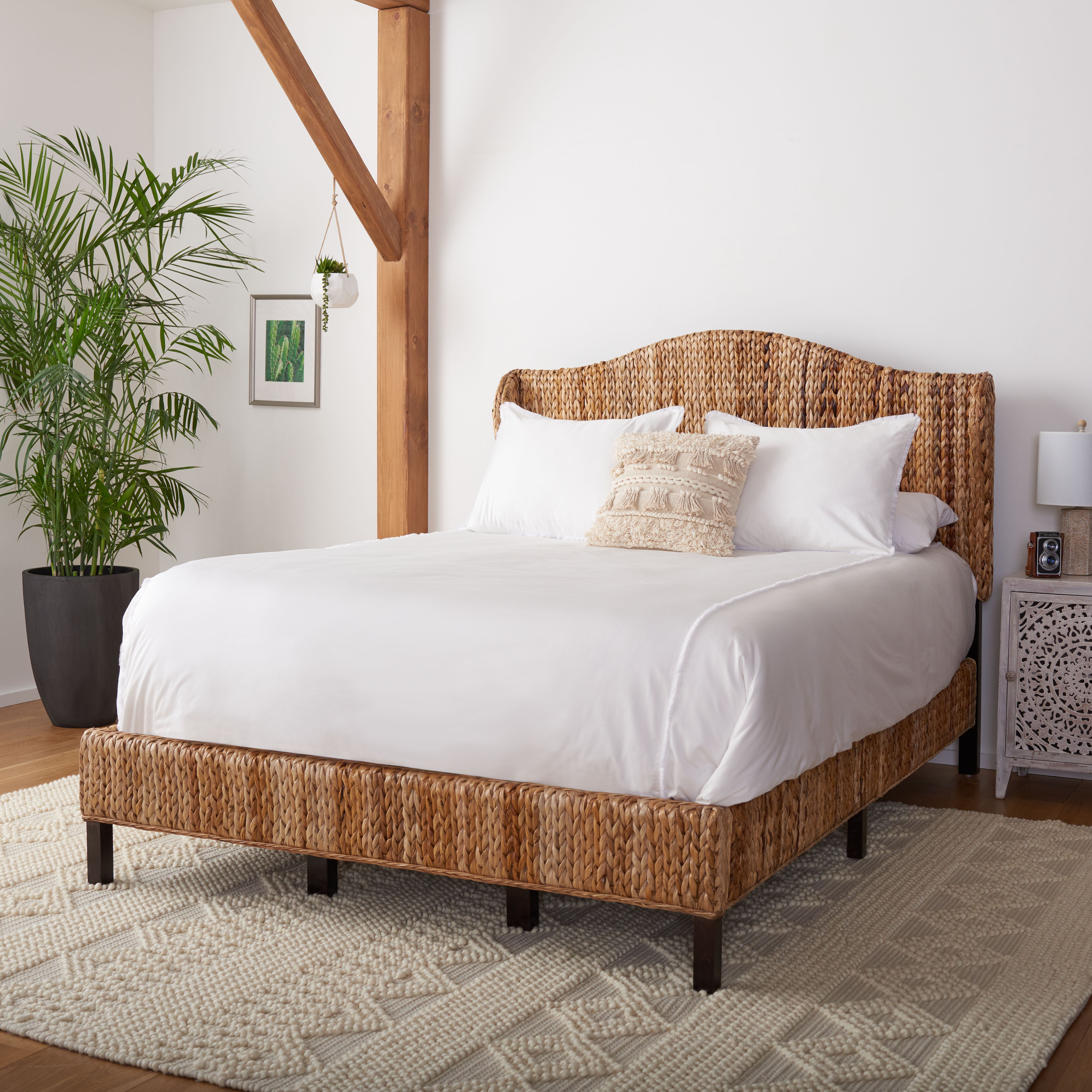 Safavieh Finola Rattan Bed, BED8002 - Natural / Espresso