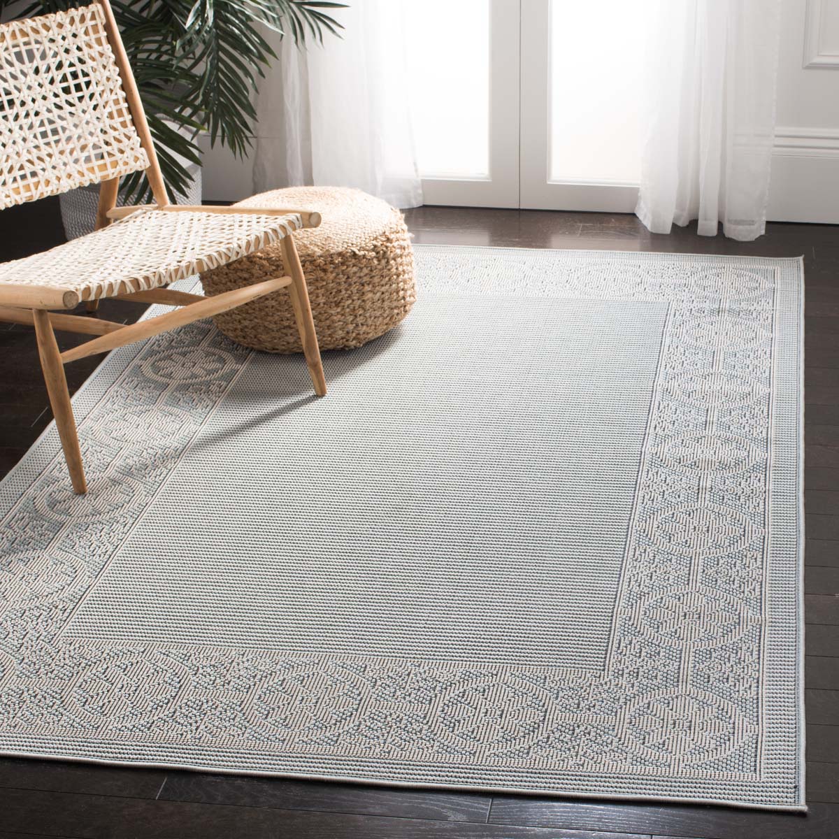 Safavieh Bermuda 815 Rug, BMU815 - Light Blue / Ivory