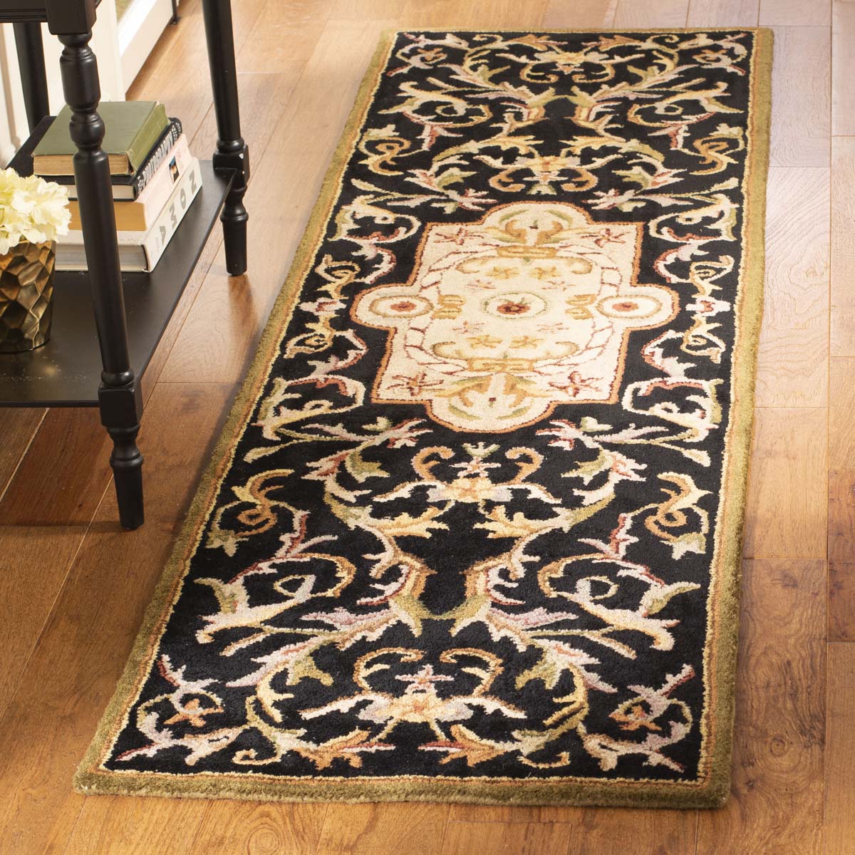 Safavieh Classic 220 Rug, CL220 - Black / Beige