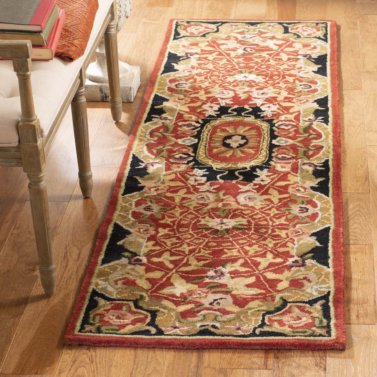 Safavieh Classic 304 Rug, CL304 - Burgundy / Black