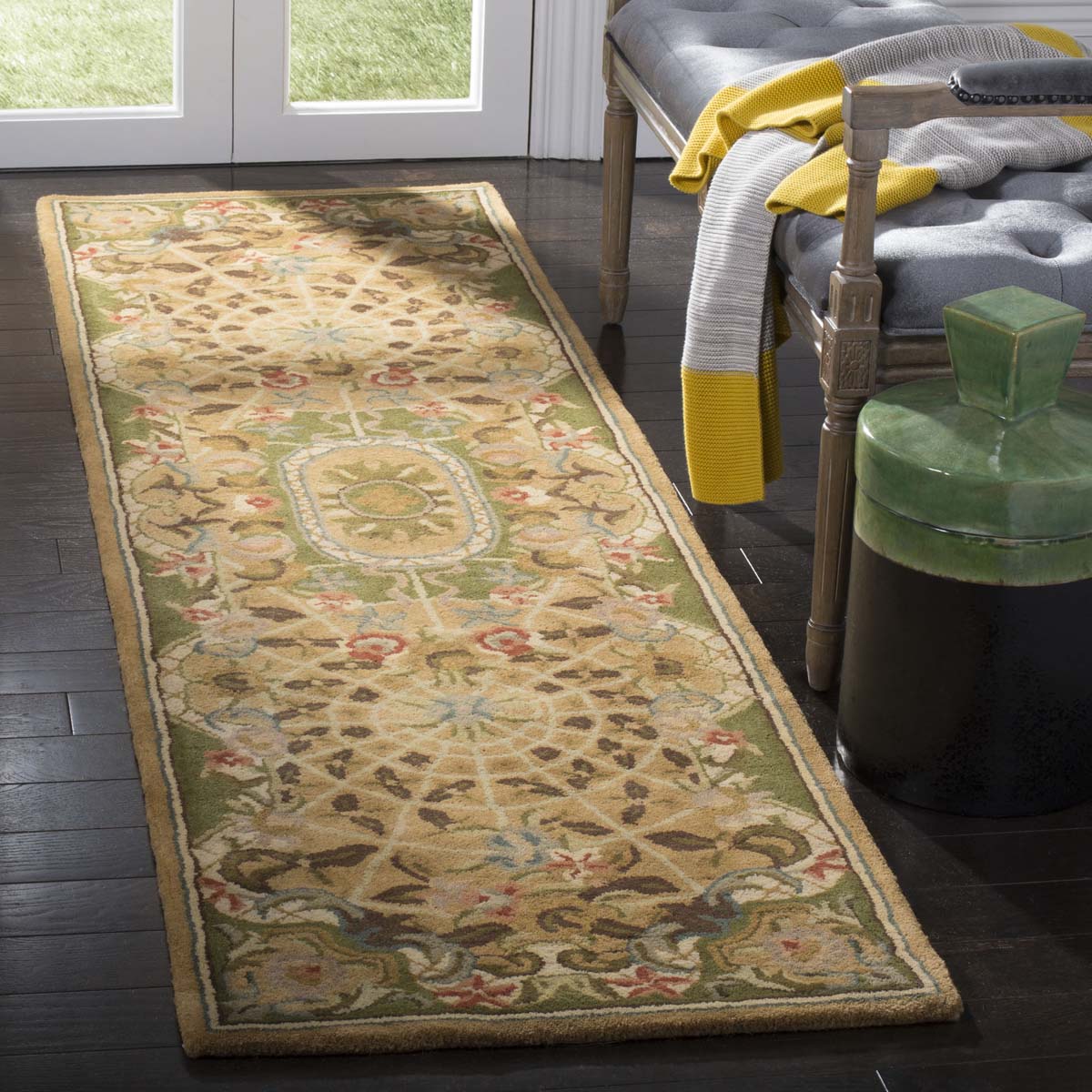 Safavieh Classic 304 Rug, CL304 - Taupe / Light Green