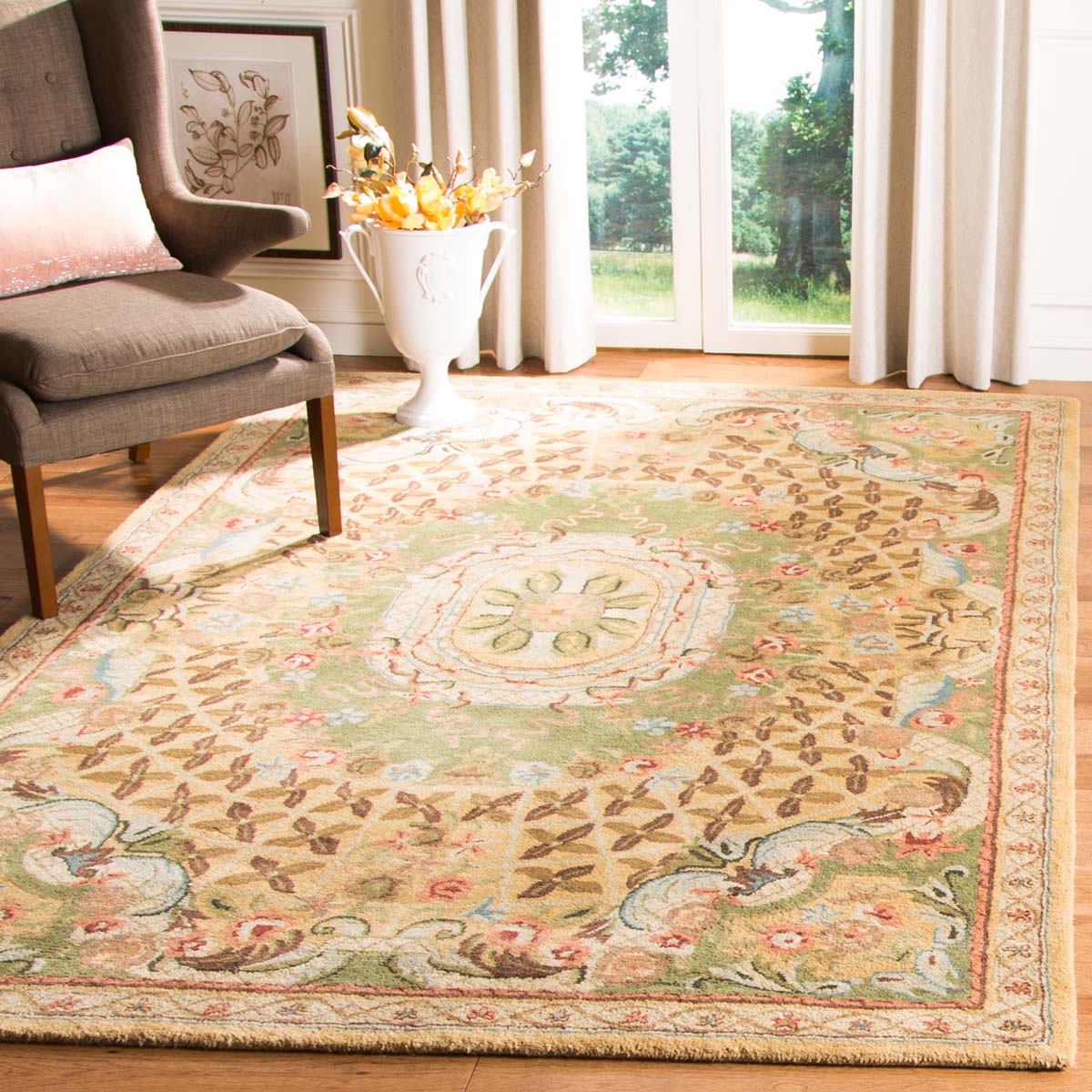 Safavieh Classic 304 Rug, CL304 - Taupe / Light Green