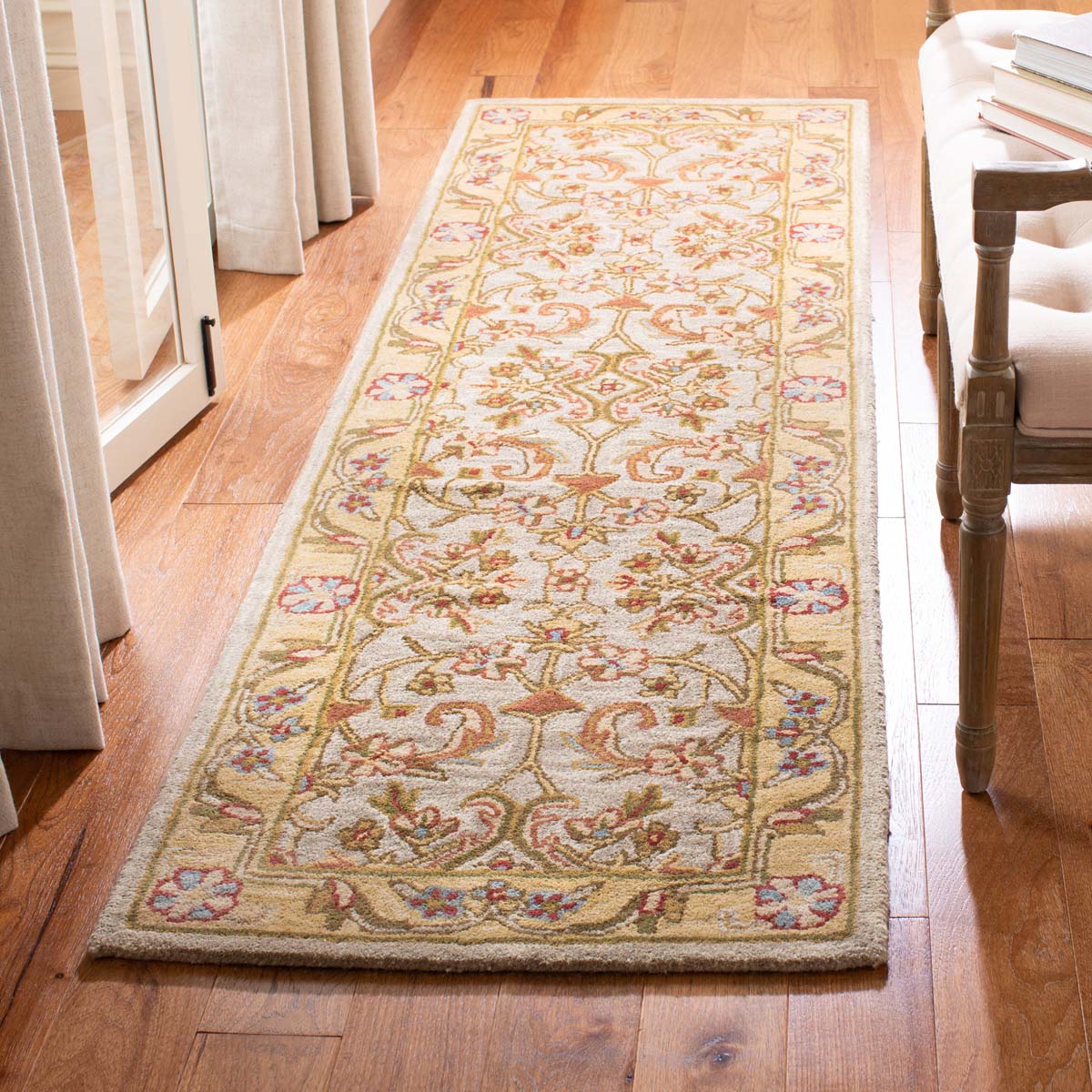 Safavieh Classic 324 Rug, CL324 - Grey / Light Gold