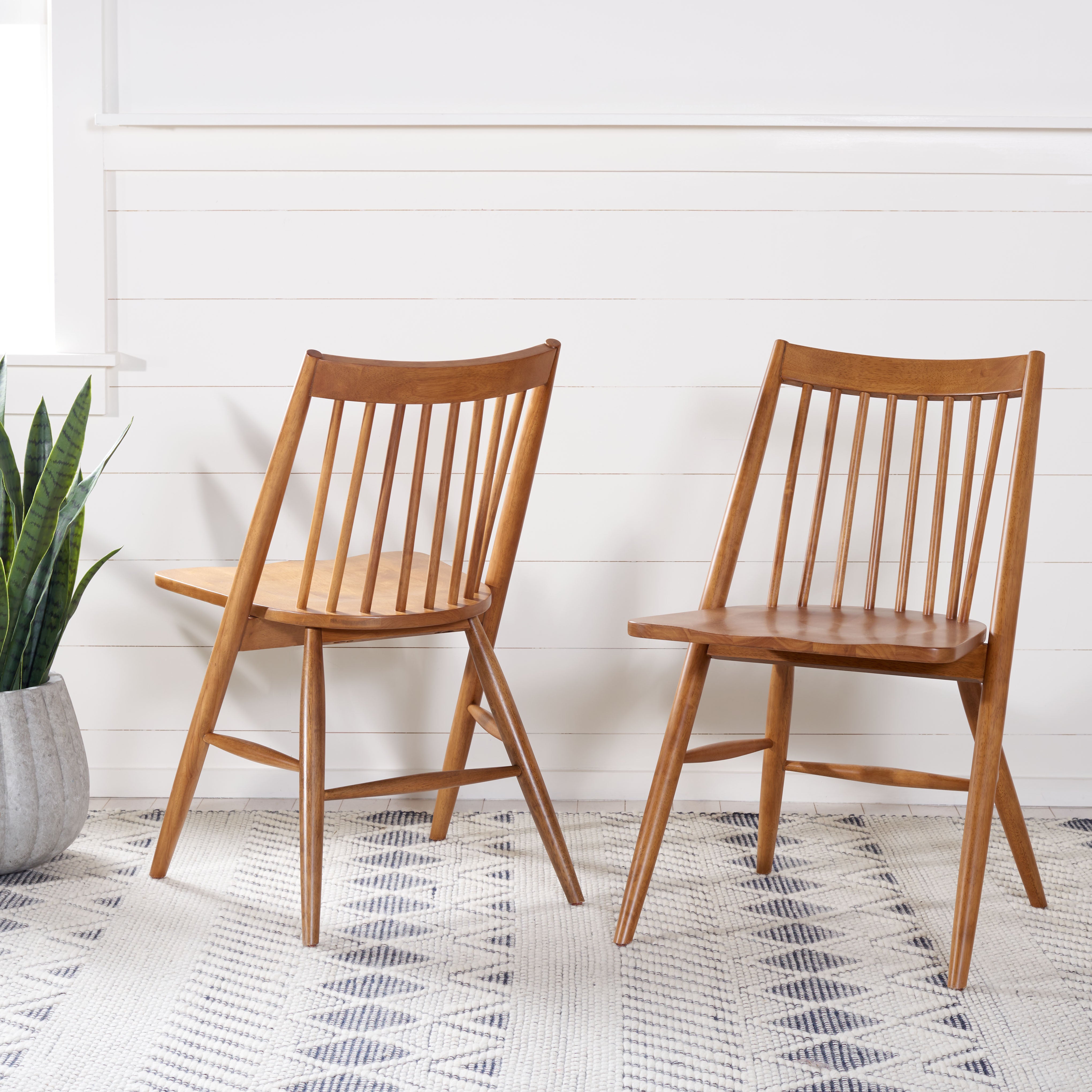 Safavieh Wren 19H Spindle Dining Chair (Set of 2), DCH1000 - Walnut