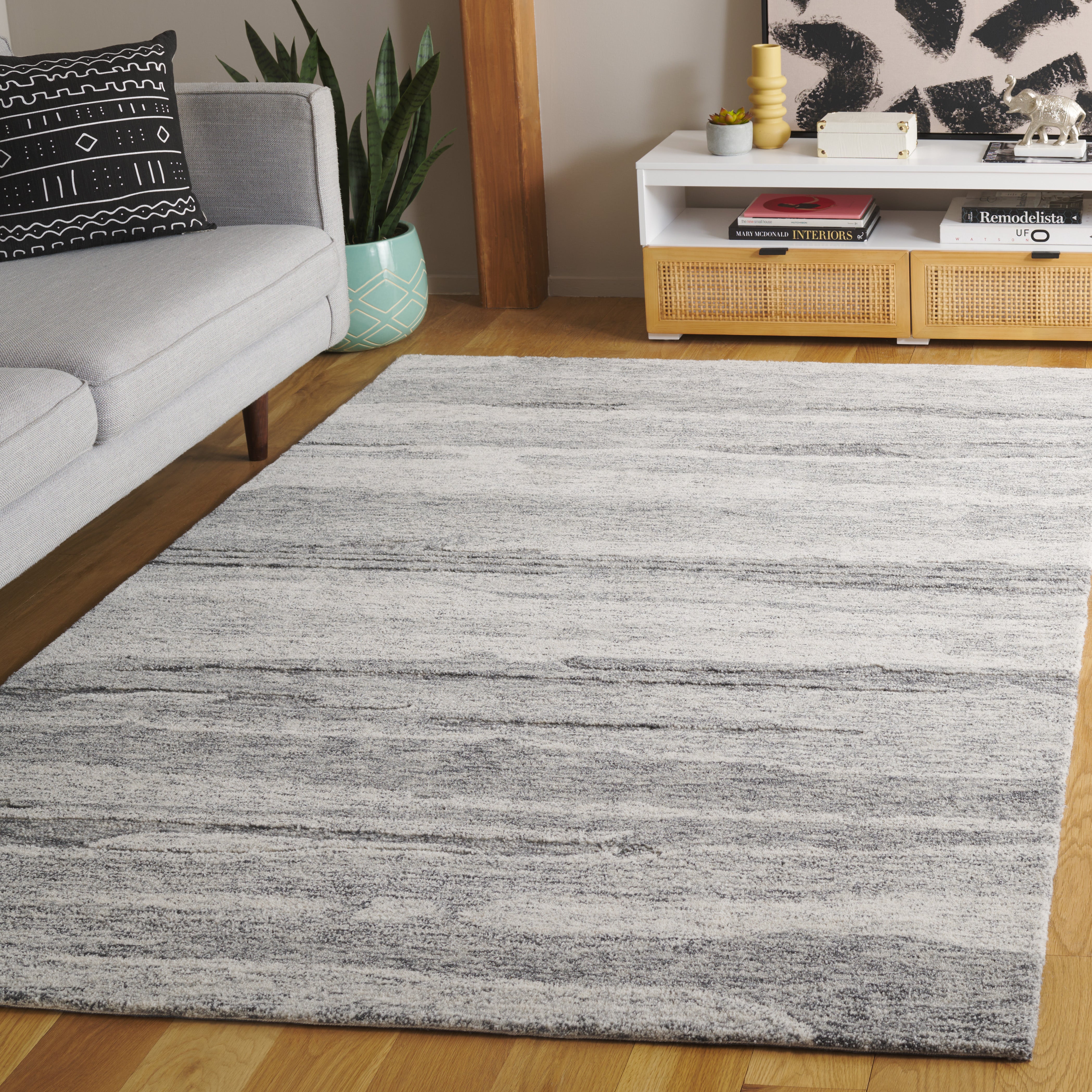 Safavieh Ebony 221 Rug, EBN221  - Dark Grey / Ivory