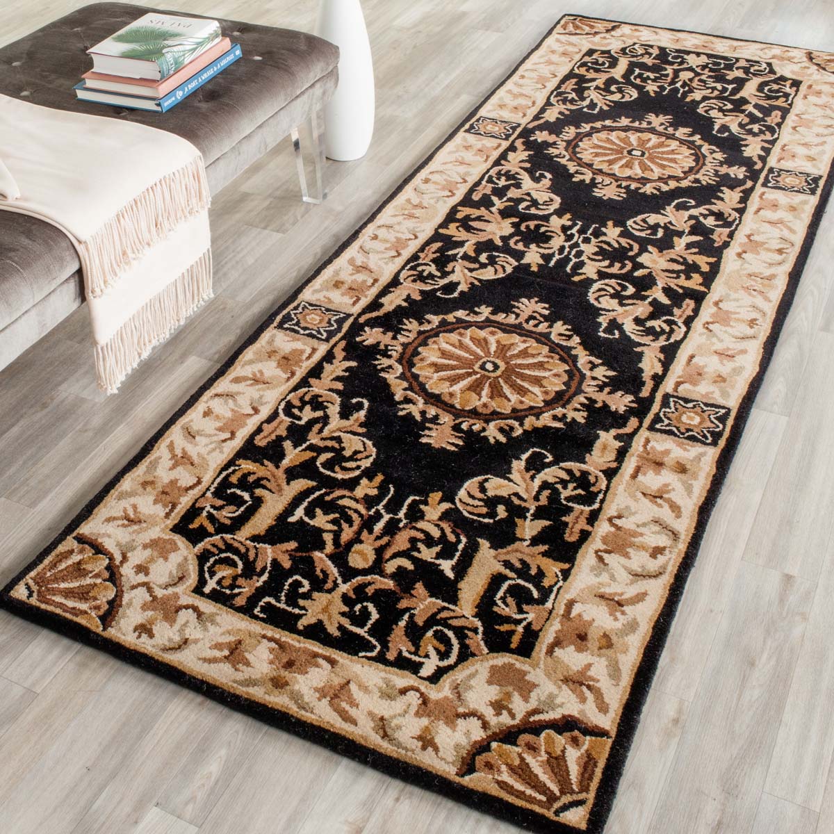 Safavieh Empire 459 Rug, EM459 - Black / Ivory