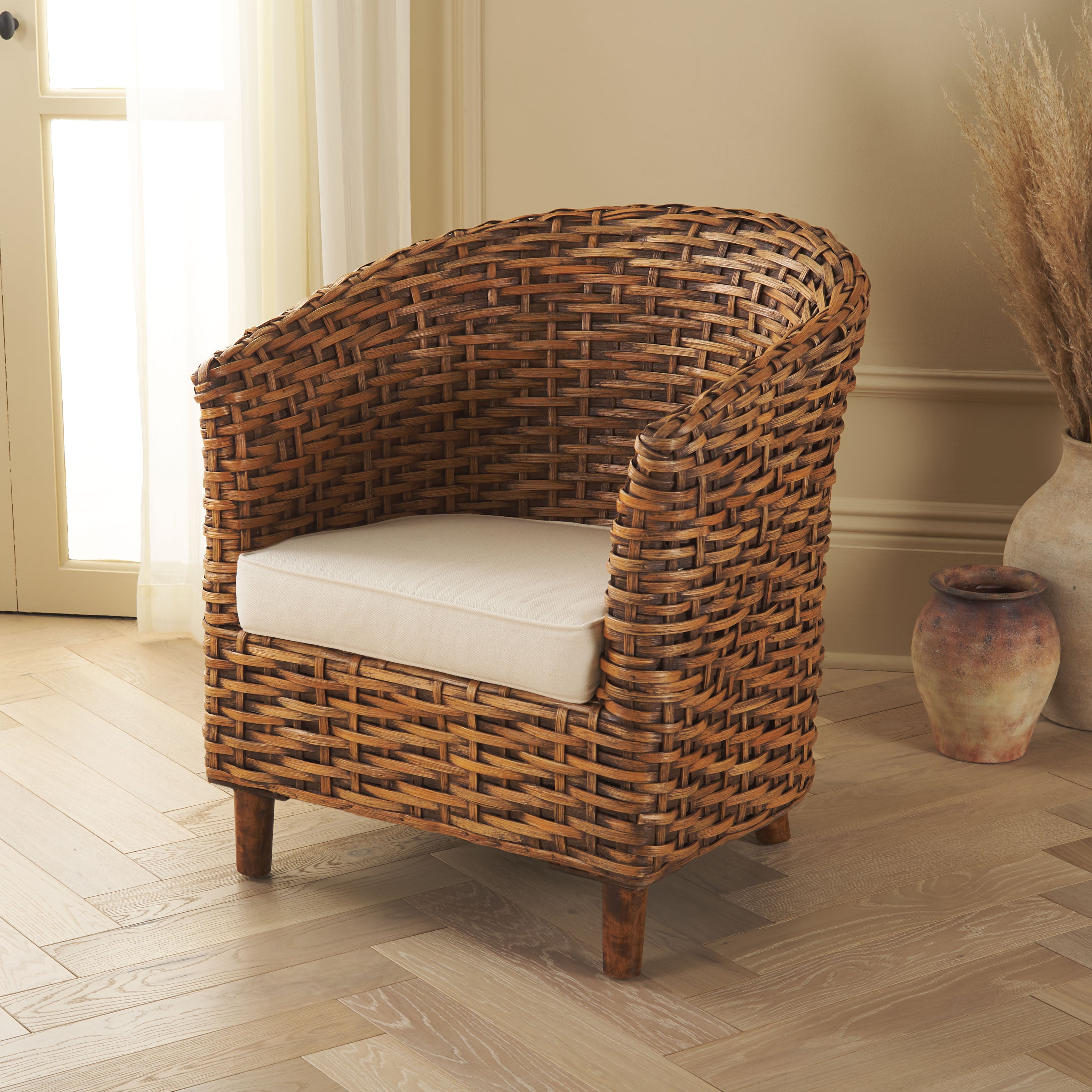 Safavieh Omni Rattan Barrel Chair , FOX6501 - Honey Dark Brown / White