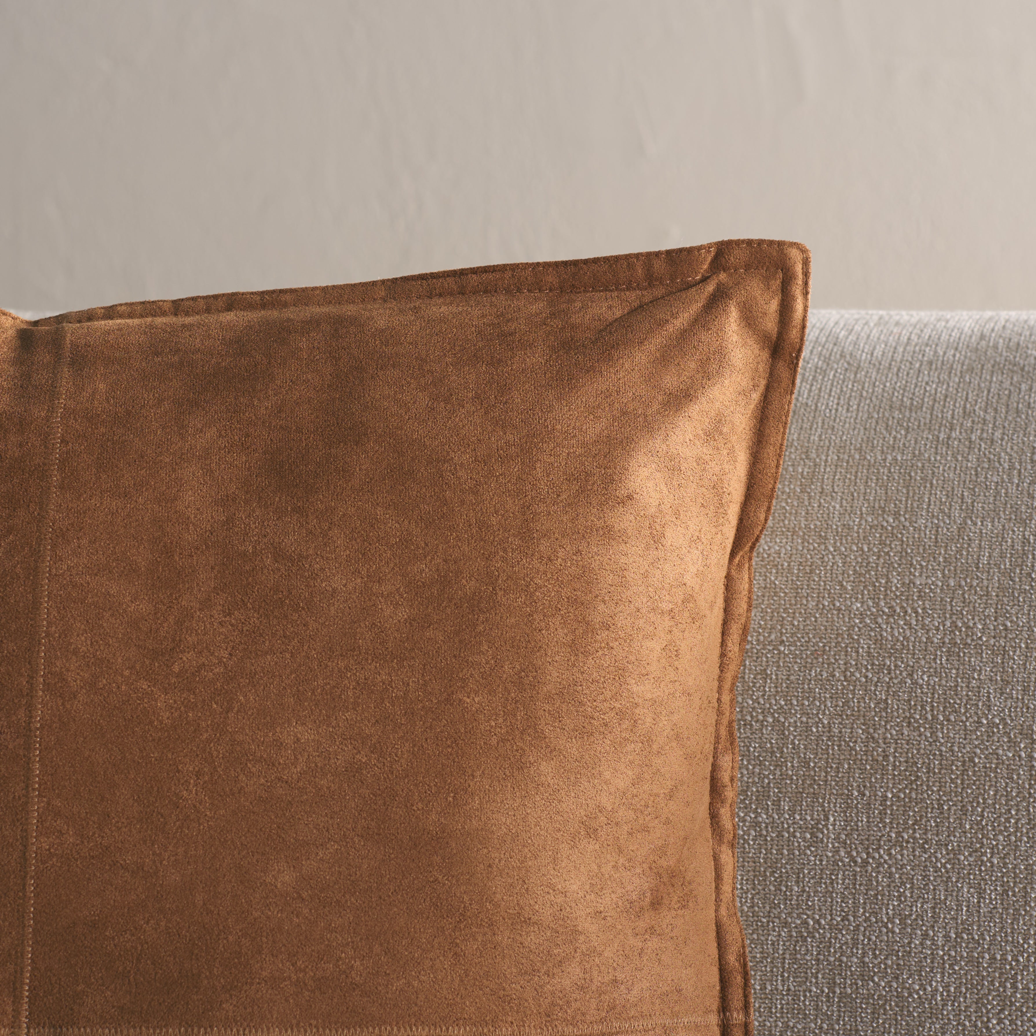 Safavieh Karya Pillow , PLS7204 - Camel