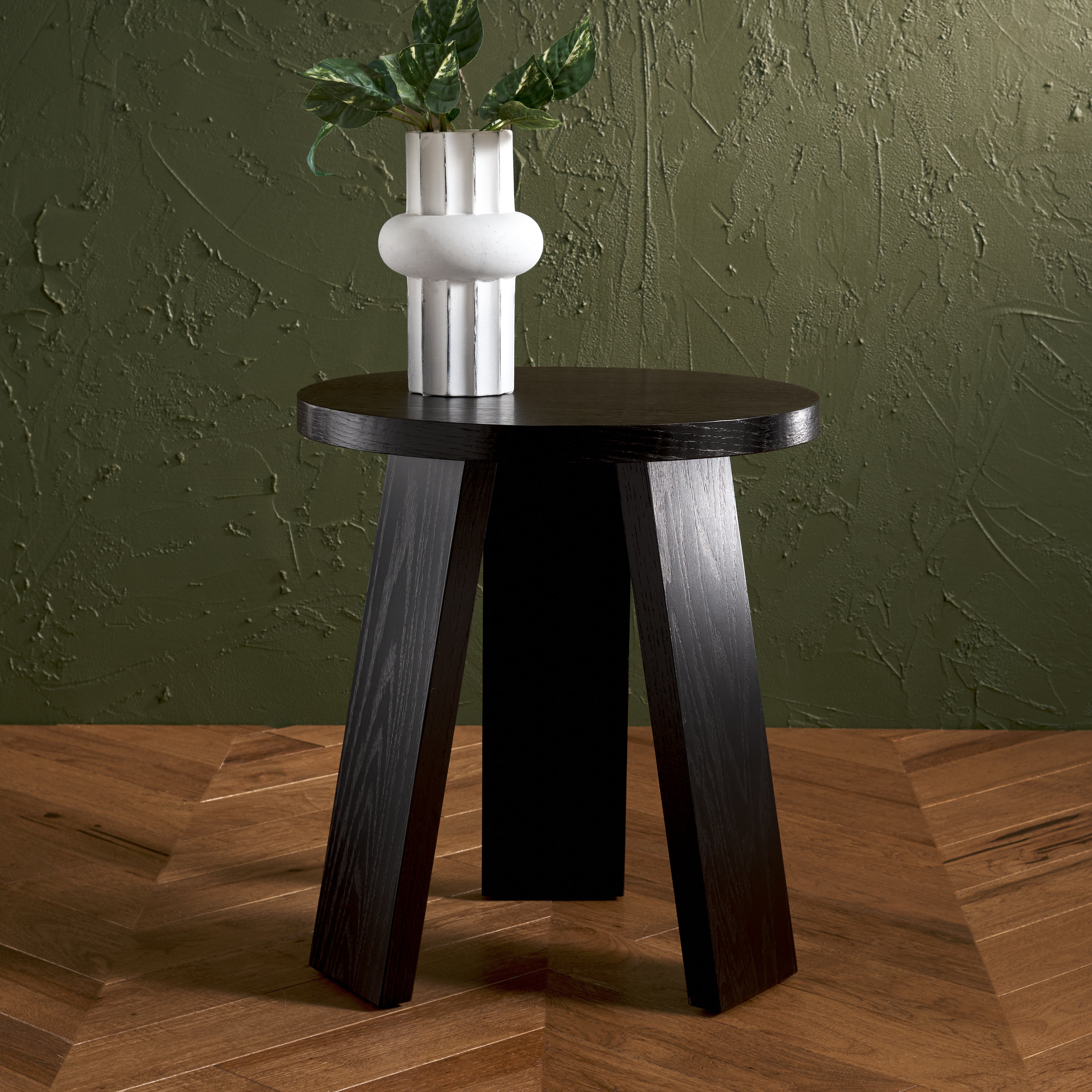 Safavieh Couture Julianna Wood Accent Table, SFV2165 - Black