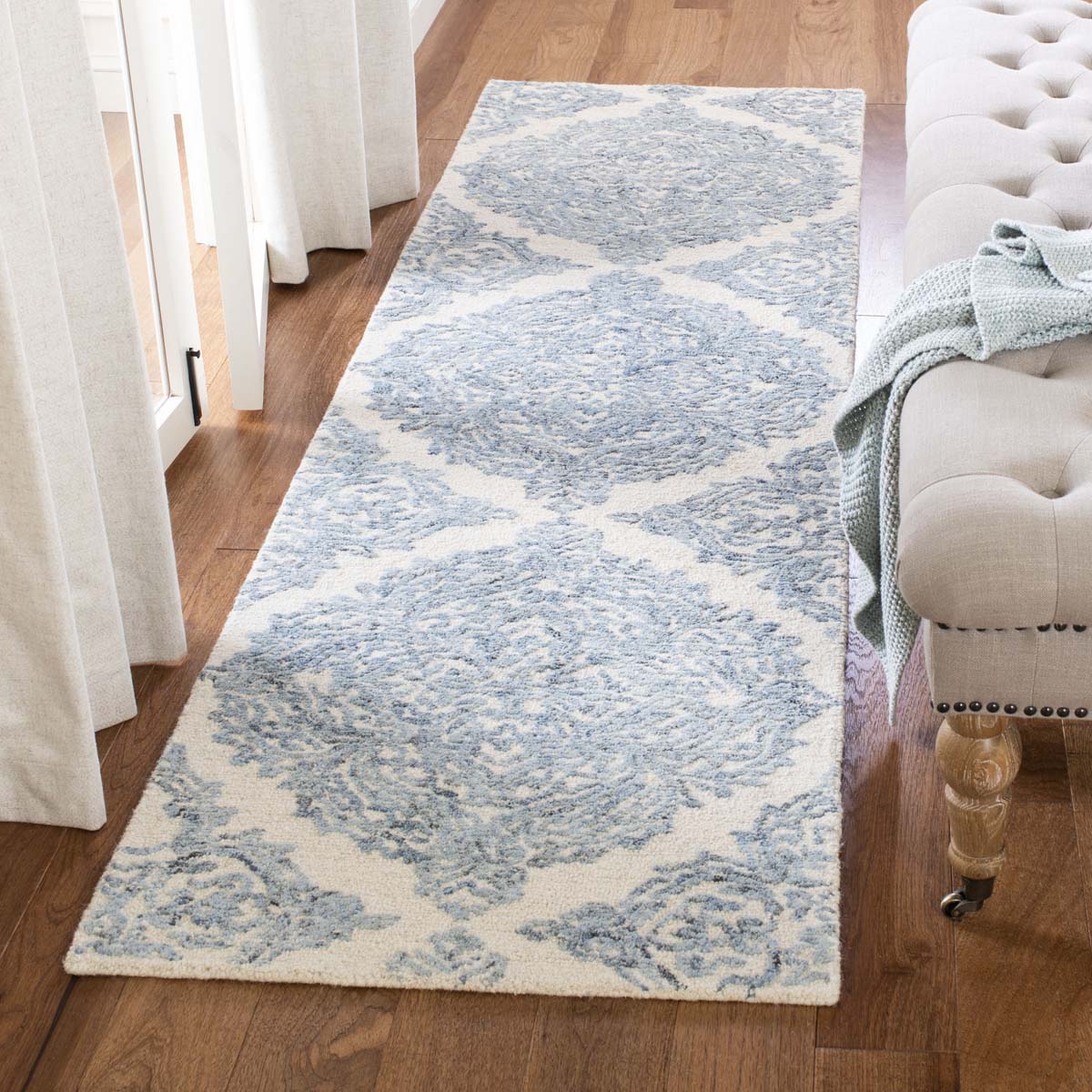 Safavieh Abstract 346 Rug, ABT346 - Ivory / Blue