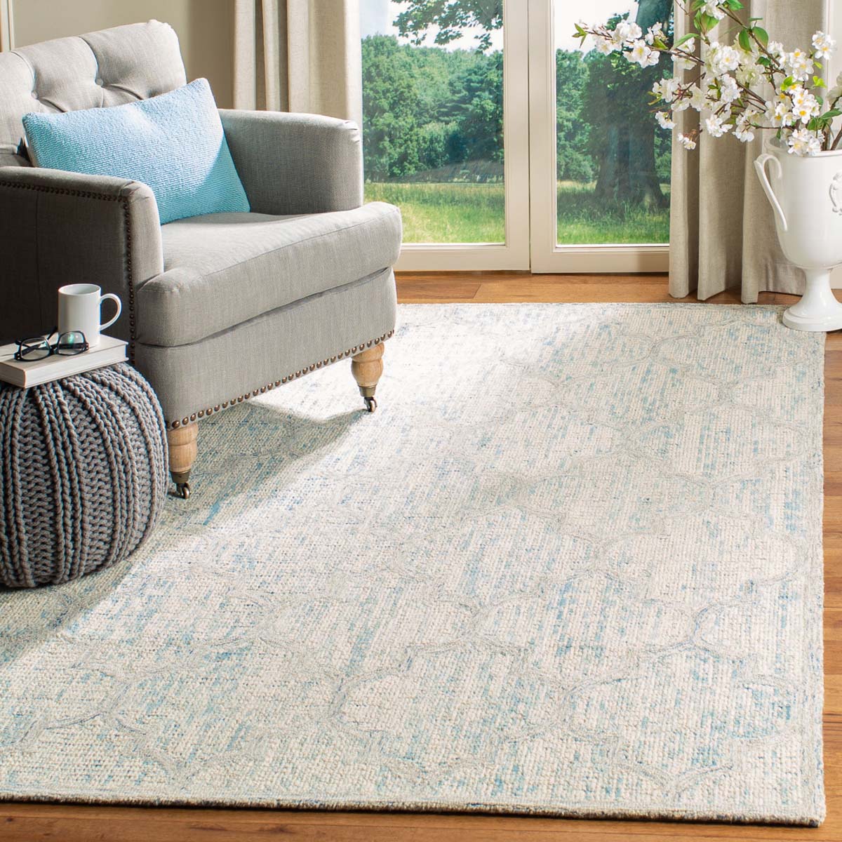 Safavieh Abstract 474 Rug, ABT474 - Ivory / Light Blue