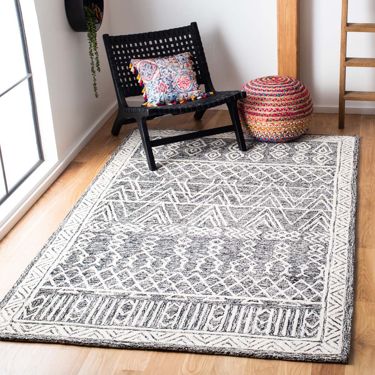 Safavieh Abstract 558 Rug, ABT558 - Ivory / Black