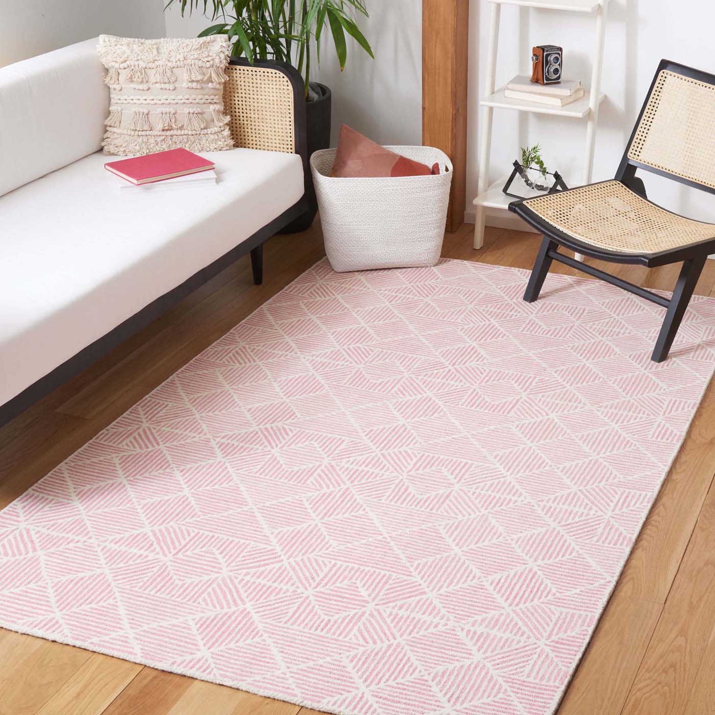 Safavieh Abstract 763 Rug, ABT763 - Pink / Ivory