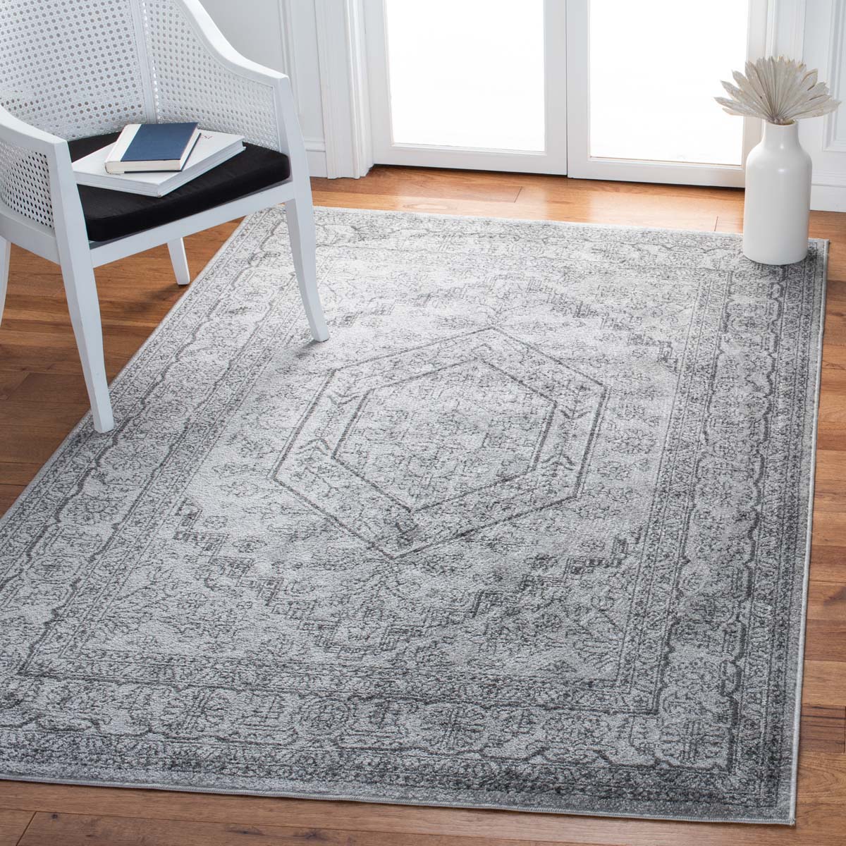 Safavieh Adirondack 108 Rug, Grey, ADR108 - Light Grey / Dark Grey