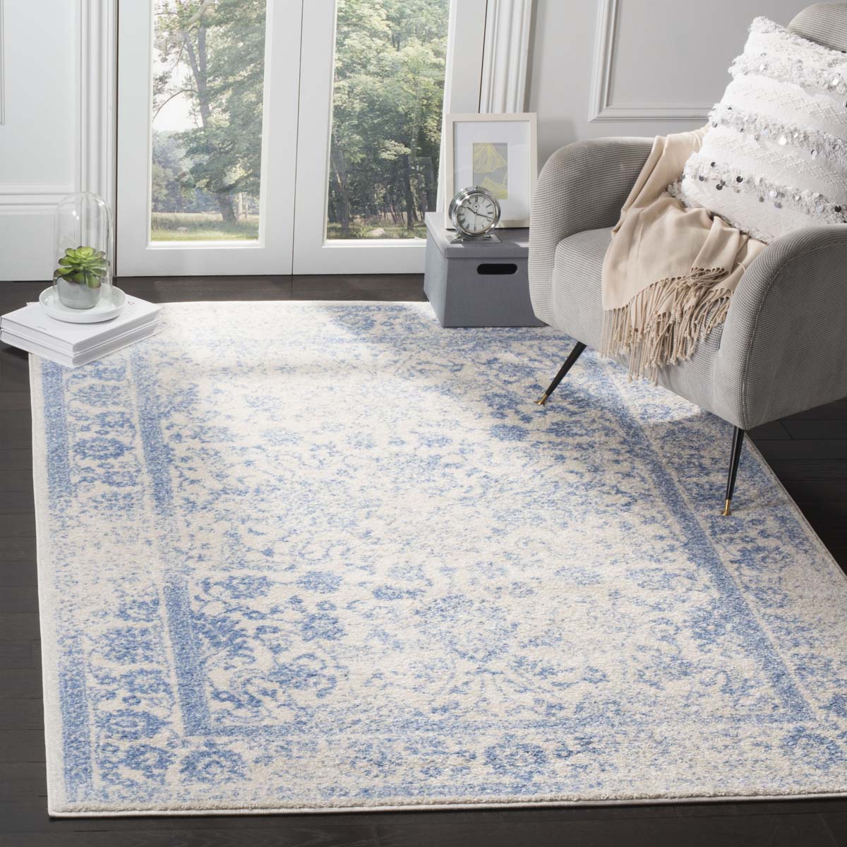 Safavieh Adirondack 109 Rug, Blue, ADR109 - Ivory / Light Blue