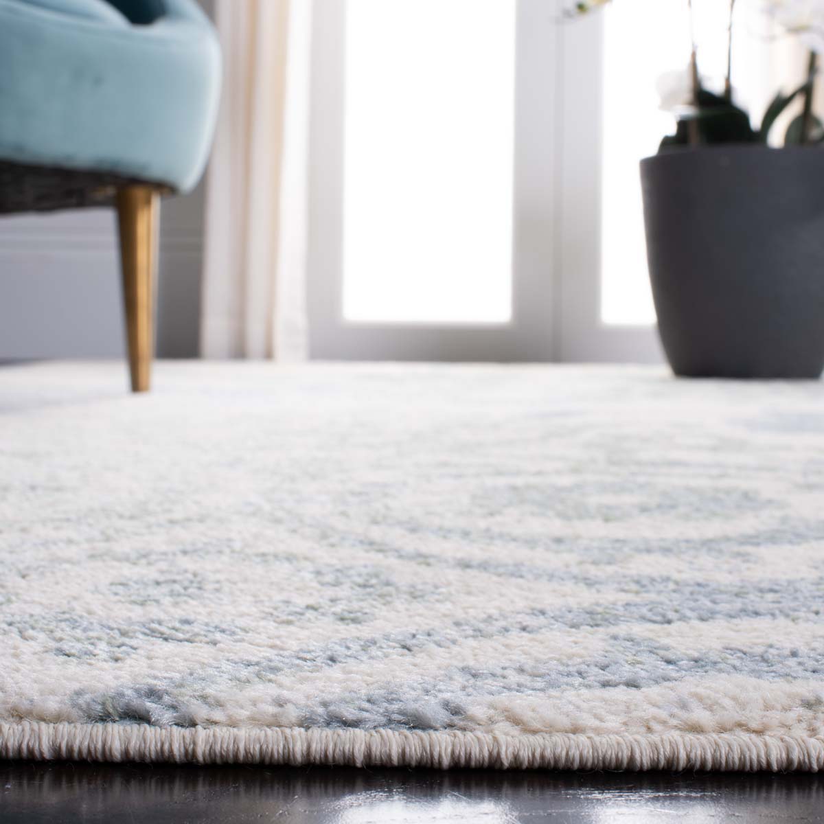 Safavieh Adirondack 114 Rug, Blue, ADR114 - Ivory / Blue