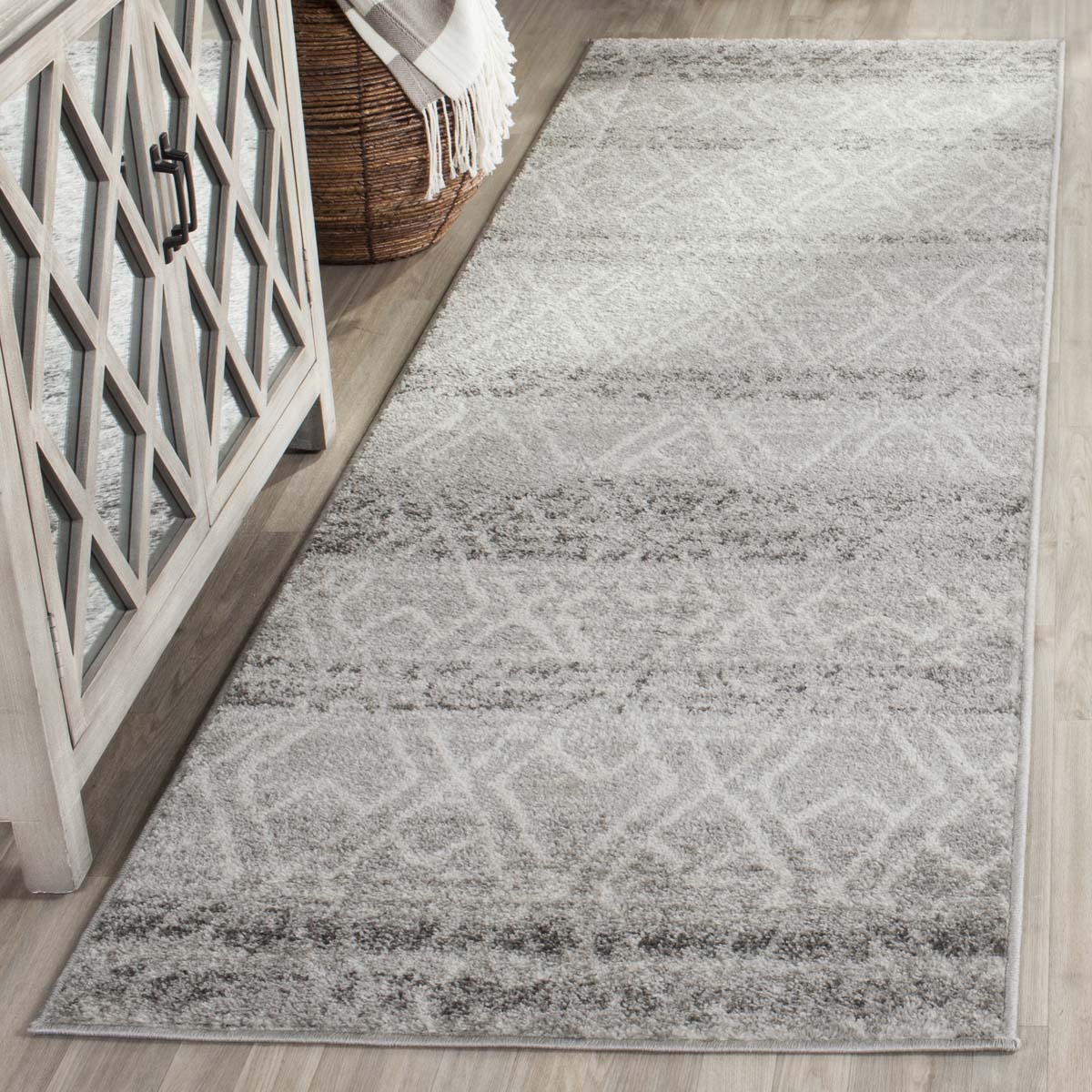 Safavieh Adirondack 124 Rug, ADR124 - SILVER / IVORY