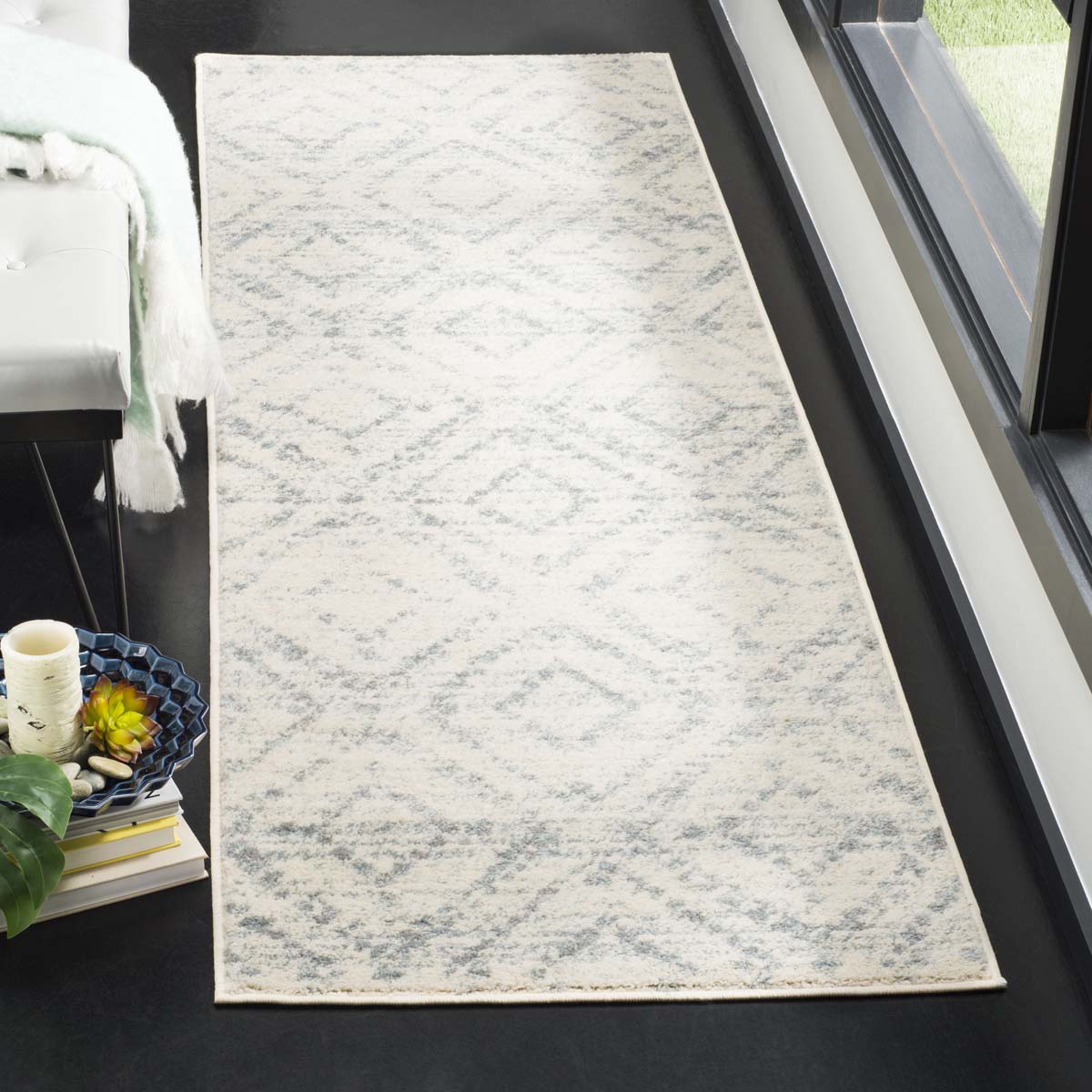 Safavieh Adirondack 131 Rug, White, ADR131 - Ivory / Light Blue