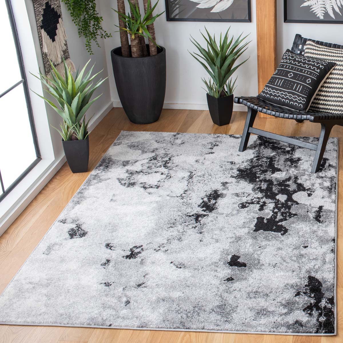 Safavieh Adirondack 134 Rug, Grey, ADR134 - Grey / Black