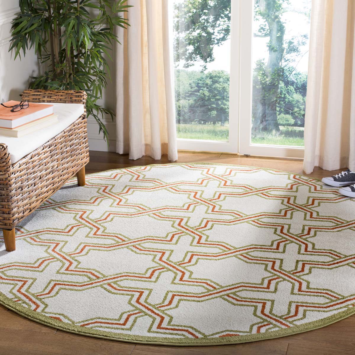 Safavieh Amherst 413 Rug, AMT413 - Ivory / Light Green