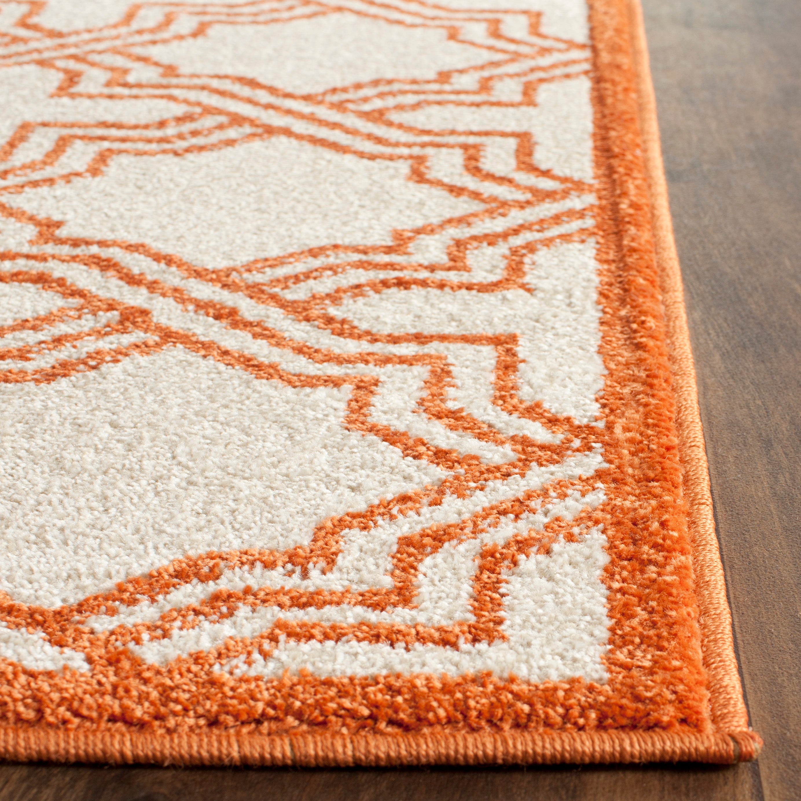 Safavieh Amherst 413 Rug, AMT413 - Ivory / Orange