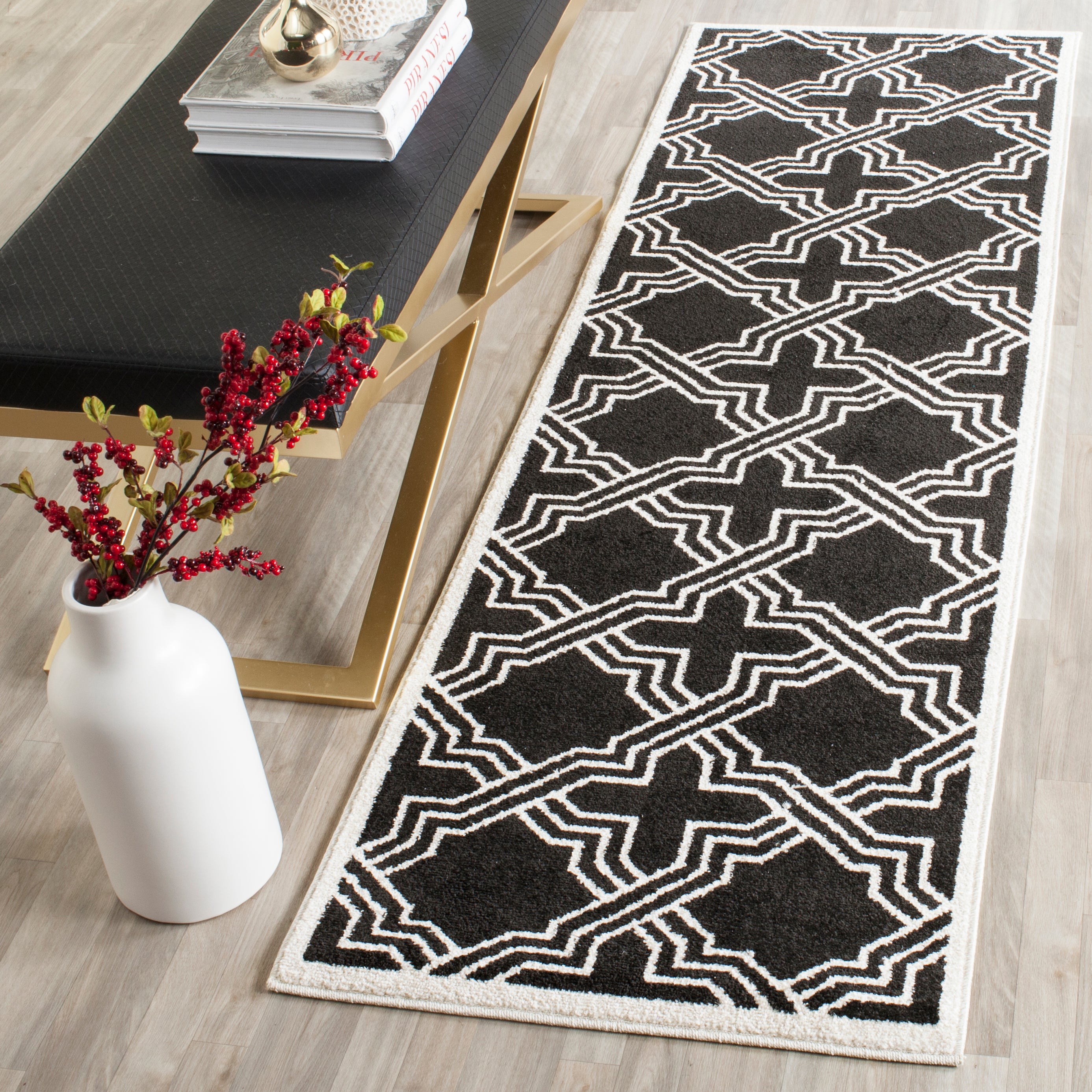 Safavieh Amherst 413 Rug, AMT413 - Anthracite / Ivory