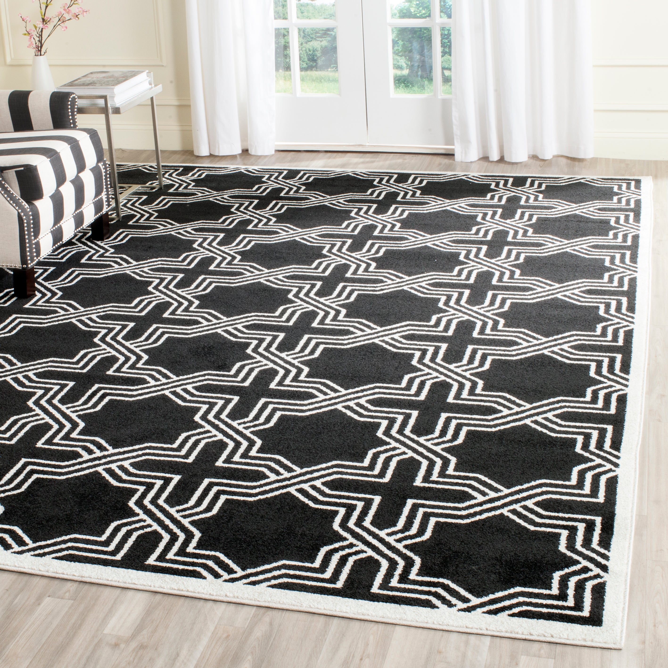 Safavieh Amherst 413 Rug, AMT413 - Anthracite / Ivory