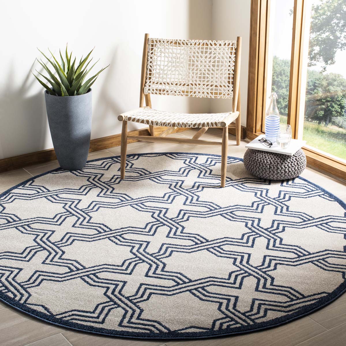 Safavieh Amherst 413 Rug, AMT413 - Ivory / Navy