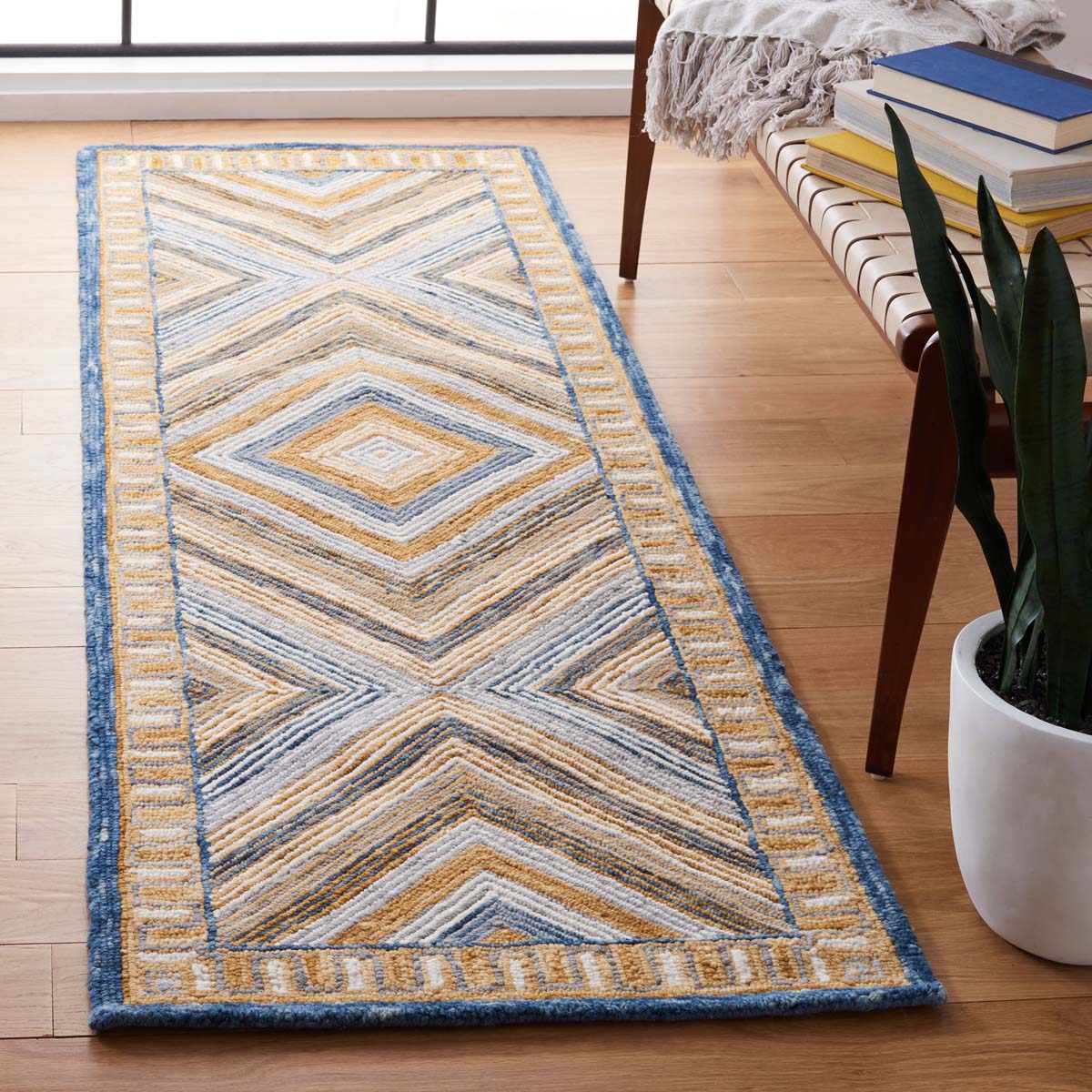 Safavieh Aspen 809 Rug, APN809 - Navy / Gold