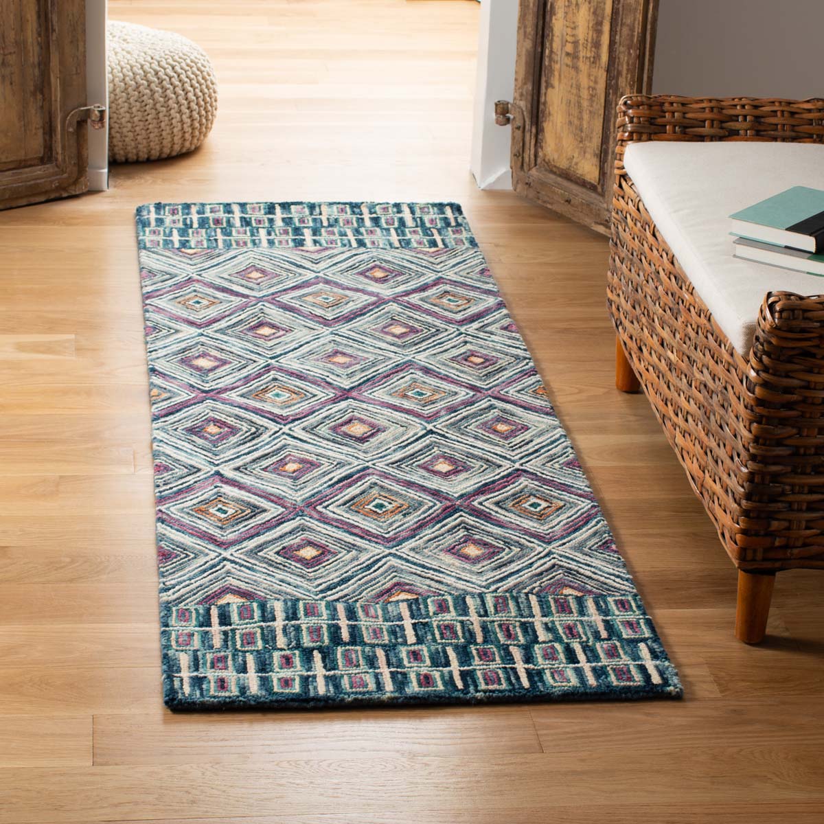 Safavieh Aspen 812 Rug, APN812 - Blue / Red