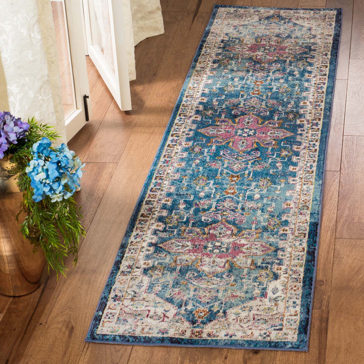 Safavieh Aria 160 Rug, ARA160 - Blue / Creme