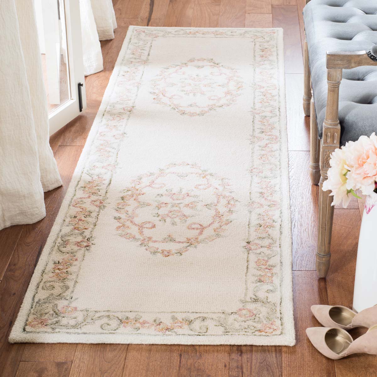 Safavieh Aubusson 102 Rug, AUB102 - Ivory / Pink