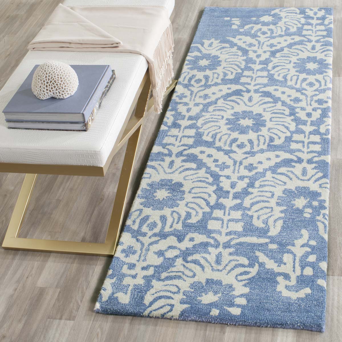 Safavieh Bella 125 Rug, BEL125 - Light Blue / Ivory