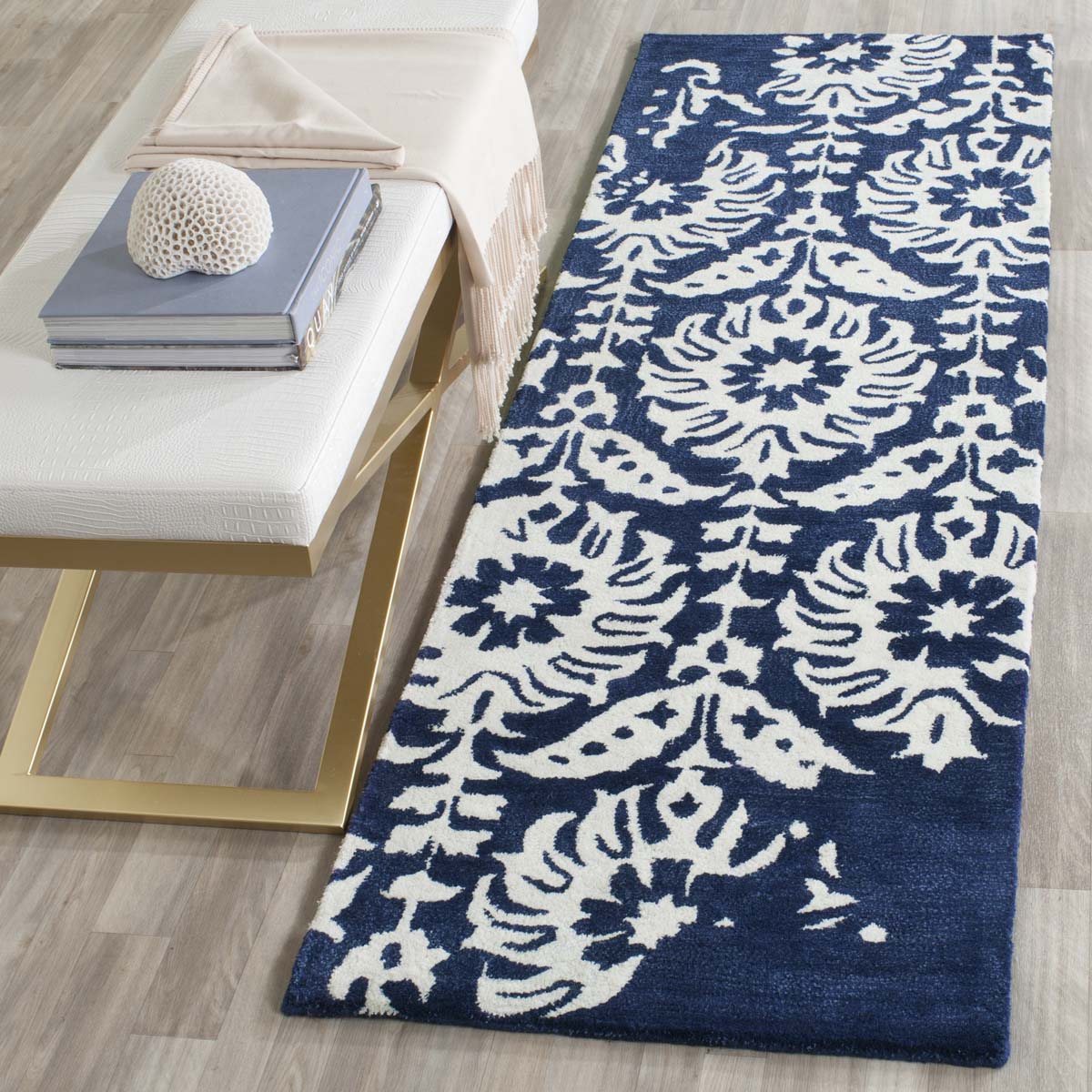 Safavieh Bella 125 Rug, BEL125 - Navy / Ivory