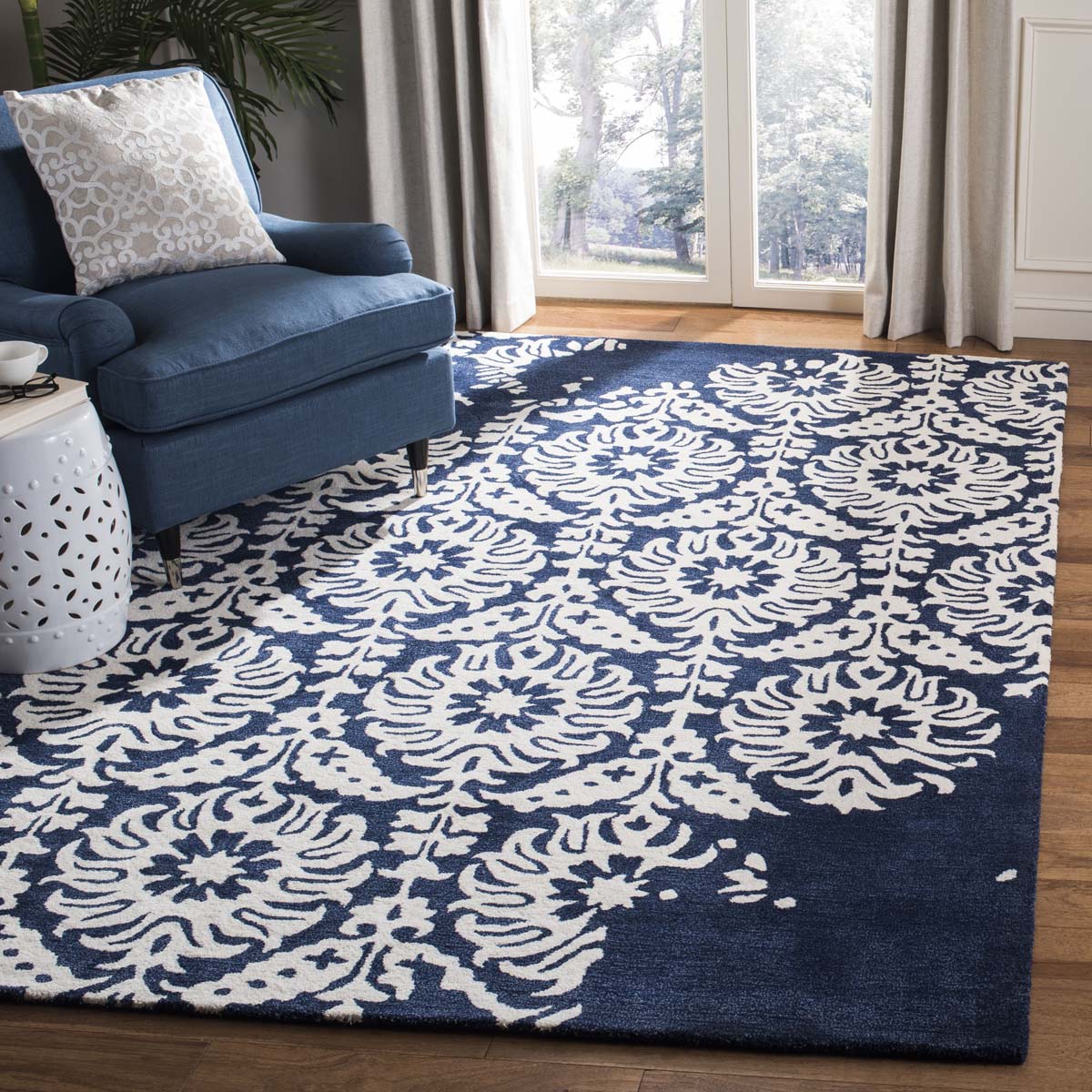 Safavieh Bella 125 Rug, BEL125 - Navy / Ivory