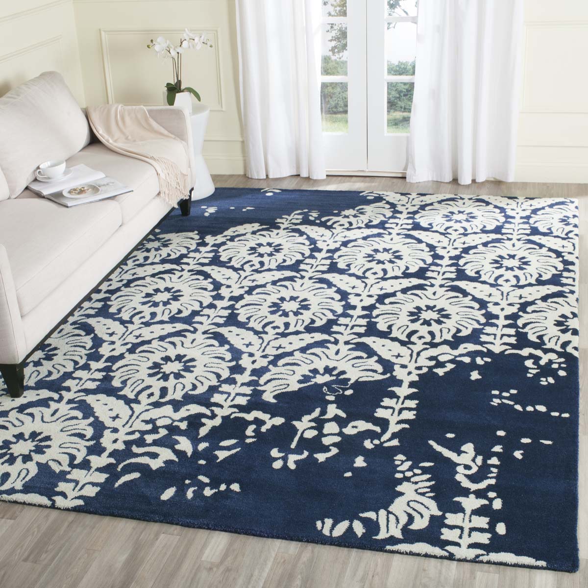 Safavieh Bella 125 Rug, BEL125 - Navy / Ivory