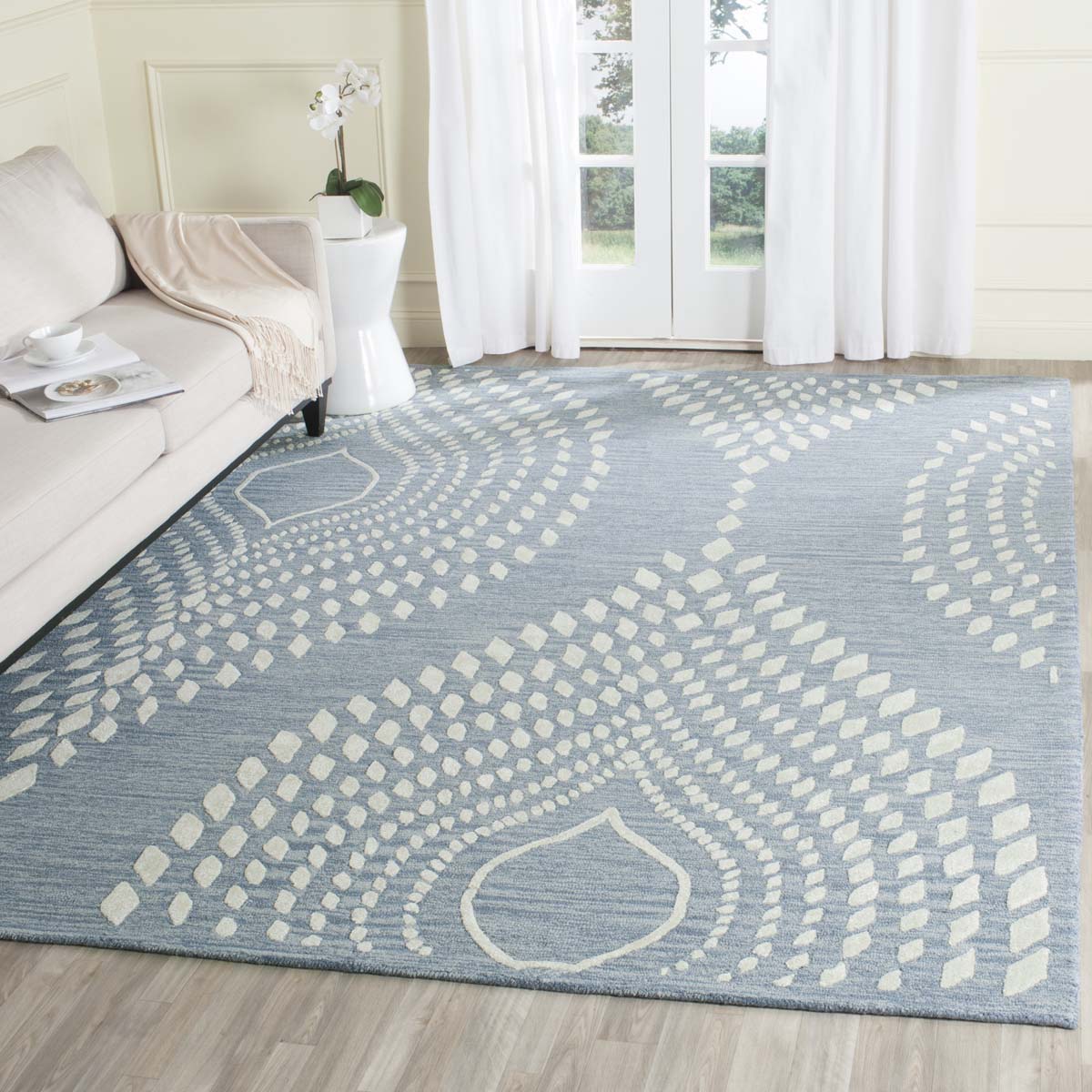 Safavieh Bella 126 Rug, BEL126 - Blue / Ivory