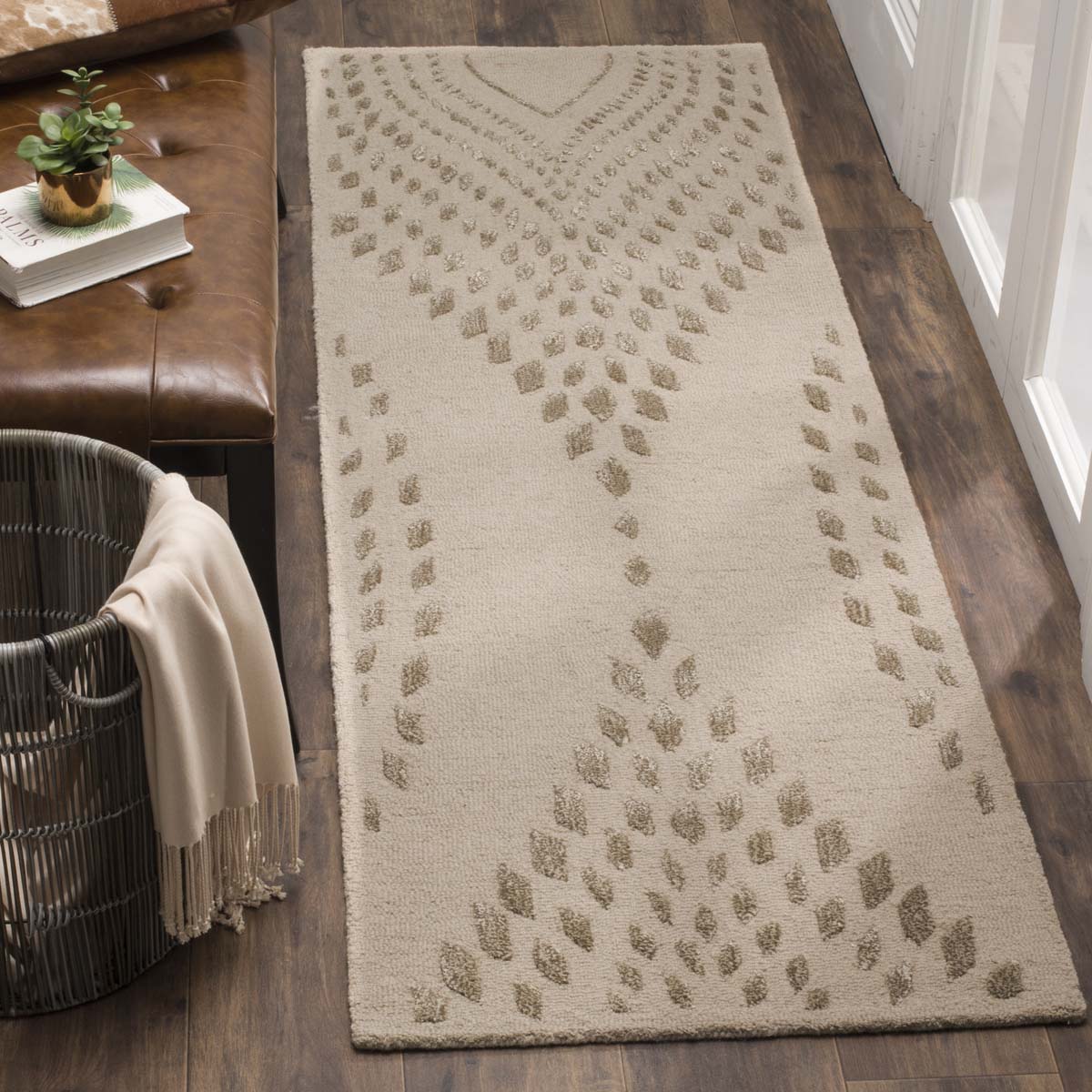 Safavieh Bella 126 Rug, BEL126 - Sand / Brown