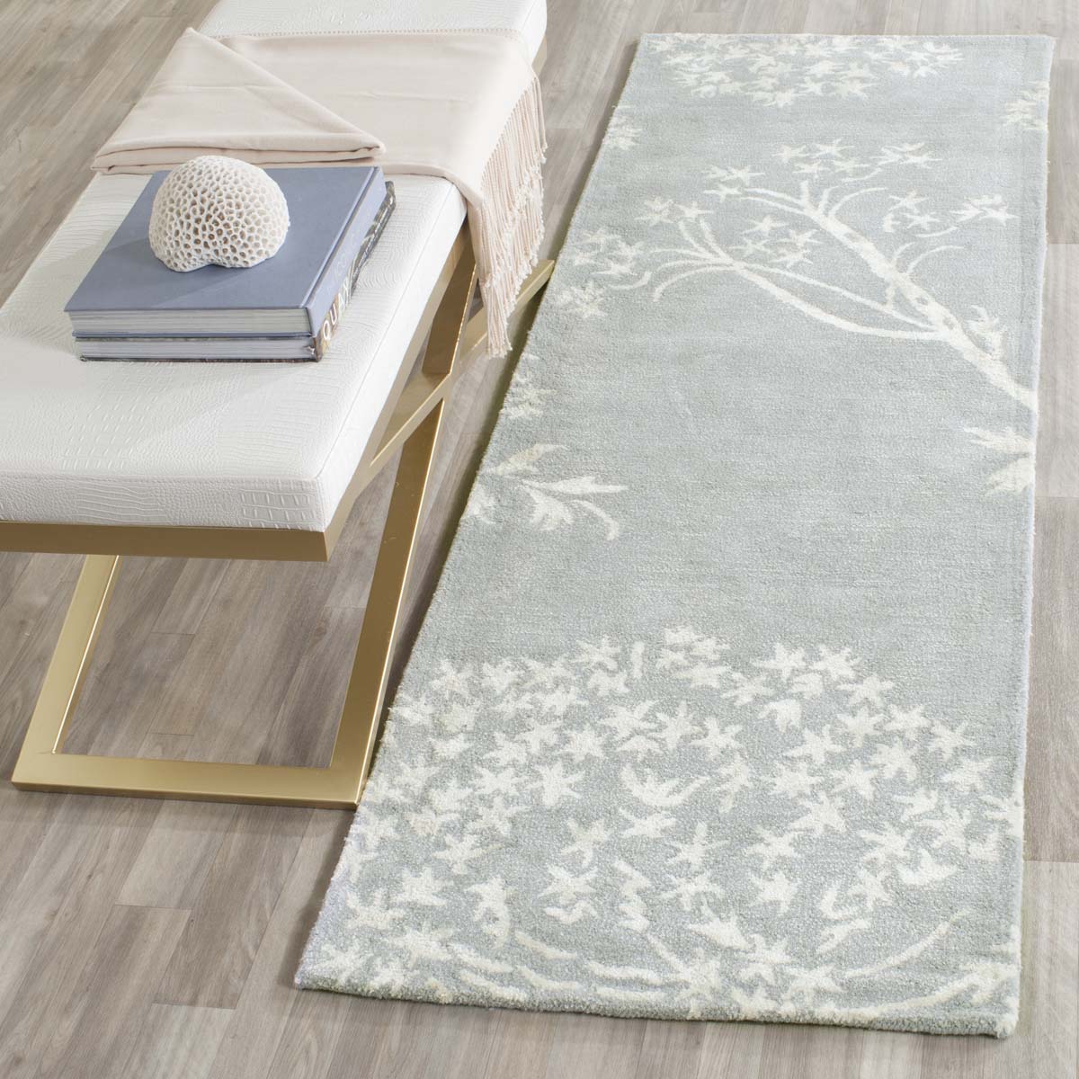 Safavieh Bella 131 Rug, BEL131 - Light Blue / Ivory