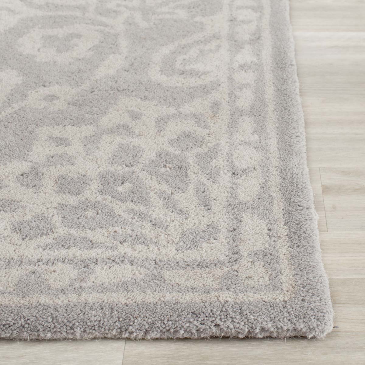 Safavieh Bella 446 Rug, BEL446 - Grey / Silver