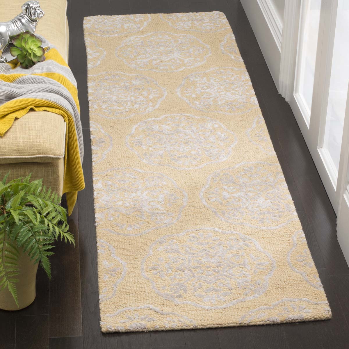 Safavieh Bella 711 Rug, BEL711 - Beige / Silver