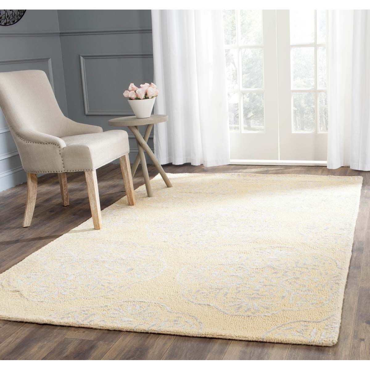 Safavieh Bella 711 Rug, BEL711 - Beige / Silver