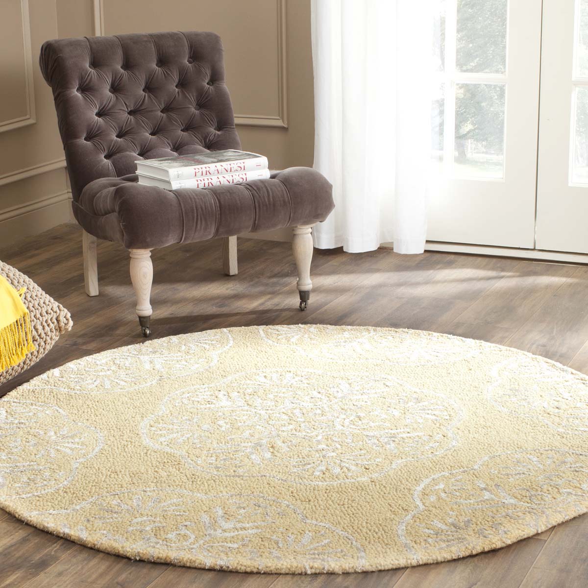 Safavieh Bella 711 Rug, BEL711 - Beige / Silver