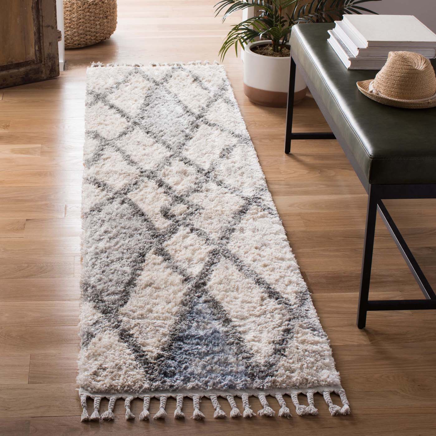 Safavieh Berber Fringe Shag 628 Rug, BFG628 - Cream / Blue