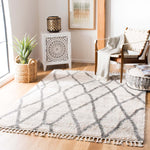 Safavieh Berber Fringe Shag 628 Rug, BFG628 - Creme / Black