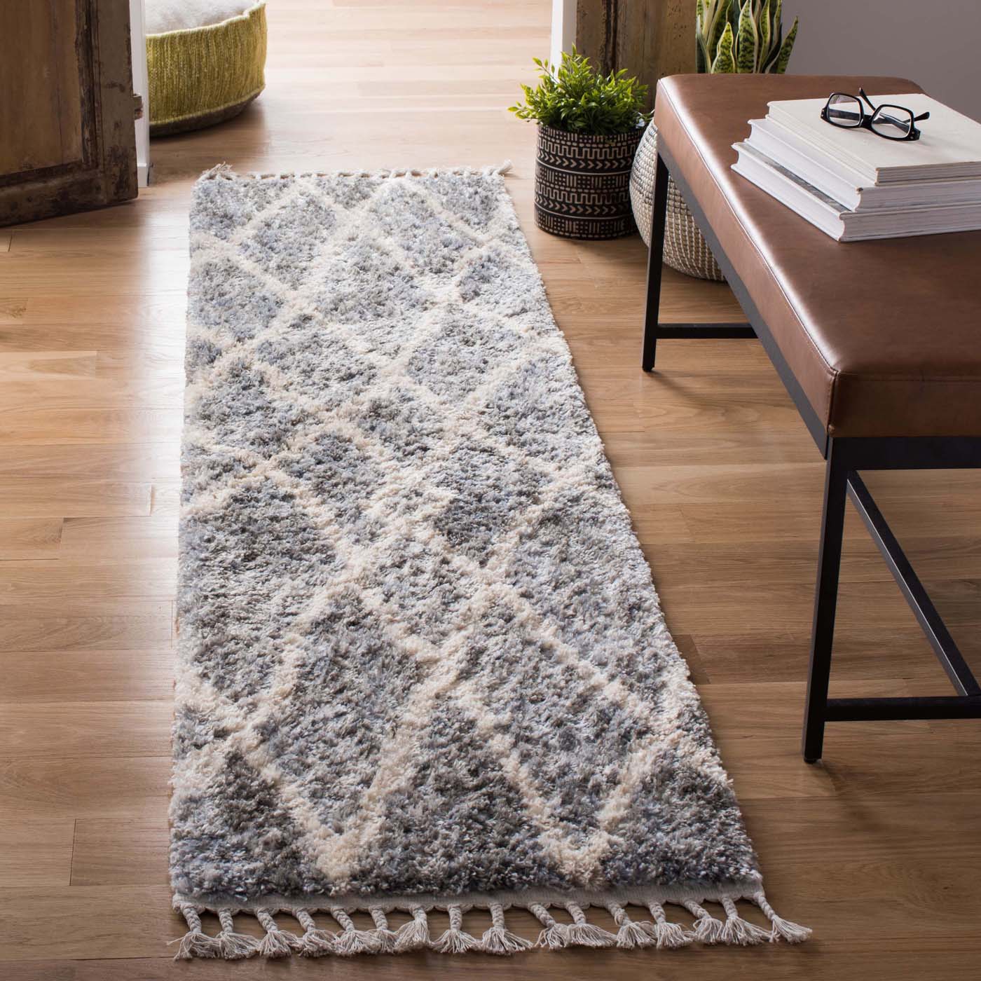 Safavieh Berber Fringe Shag 628 Rug, BFG628 - Dark Grey / Cream