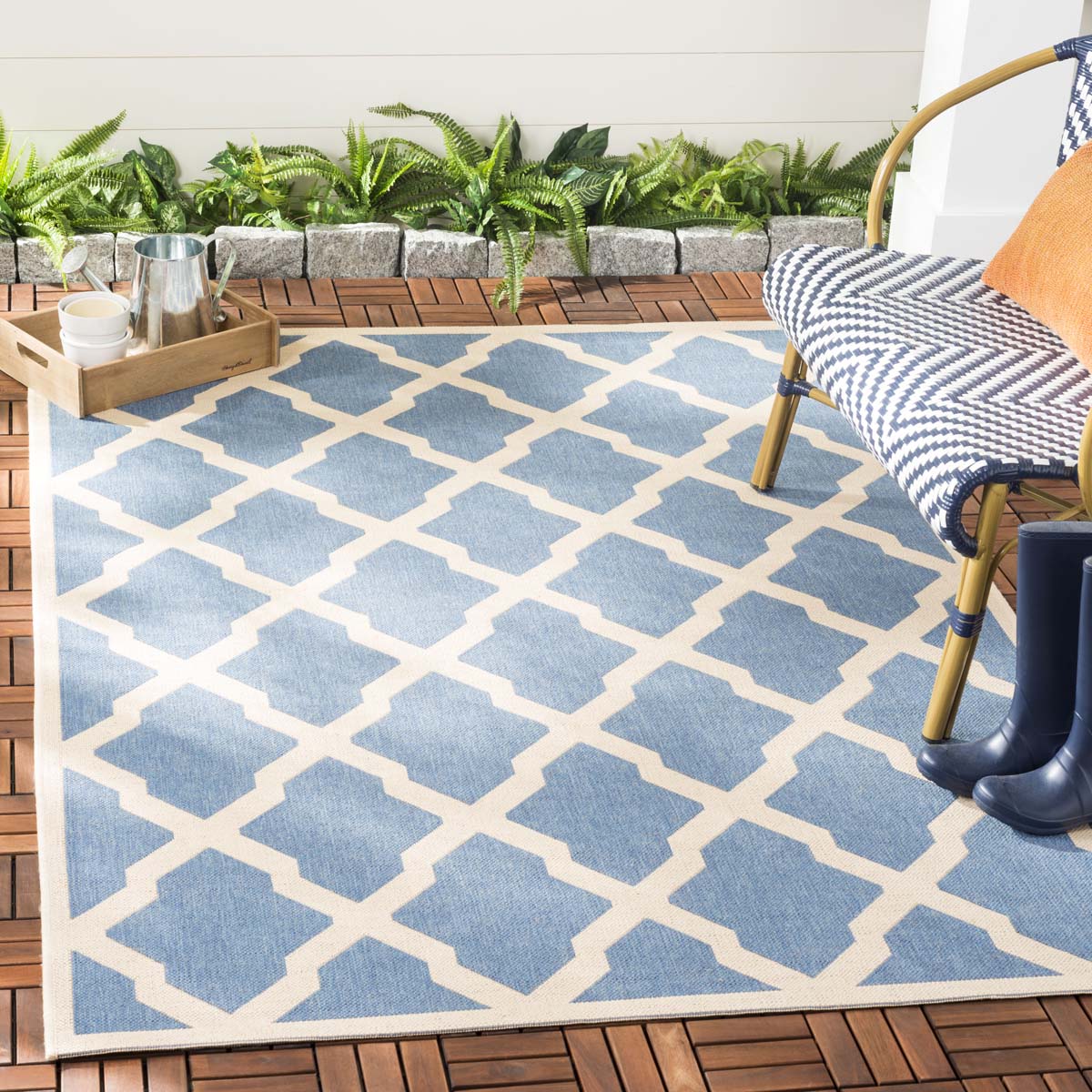 Safavieh Beach House 122 Rug, BHS122 - Blue / Creme