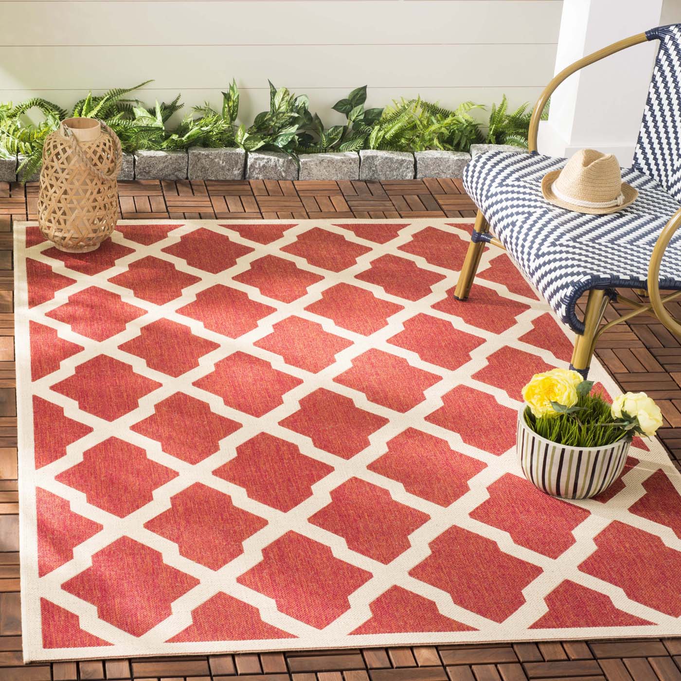 Safavieh Beach House 122 Rug, BHS122 - Red / Creme